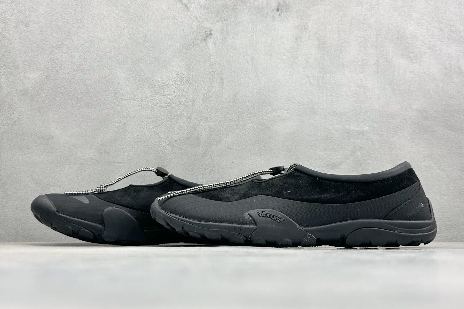 200 GX版New Balance MT10系列 薄系扁鞋风赤足生活休闲鞋 MT10TDS-Chinese UA Cheap High Quatity Brand Clothes Bags handbags Sneakers wholesale wholesaler seller from China Factory suppliers Fashion Clothing Shoes best Quality Beautiful Price 200 GX版New Balance MT10系列 薄系扁鞋风赤足生活休闲鞋 MT10TDS