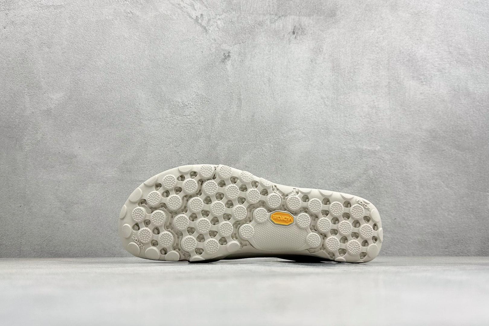 200 GX版New Balance MT10系列 薄系扁鞋风赤足生活休闲鞋 MT10TTD-Chinese UA Cheap High Quatity Brand Clothes Bags handbags Sneakers wholesale wholesaler seller from China Factory suppliers Fashion Clothing Shoes best Quality Beautiful Price 200 GX版New Balance MT10系列 薄系扁鞋风赤足生活休闲鞋 MT10TTD