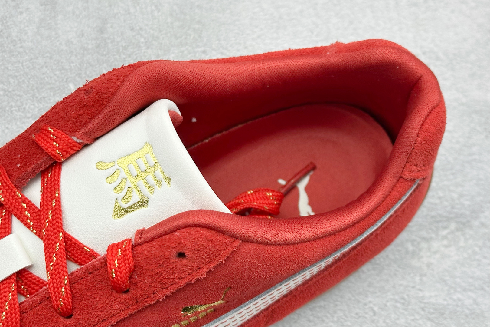 200 CS版Puma Speedcet 彪马低帮复古运动休闲赛车跑鞋 406329-82-Chinese UA Cheap High Quatity Brand Clothes Bags handbags Sneakers wholesale wholesaler seller from China Factory suppliers Fashion Clothing Shoes best Quality Beautiful Price 200 CS版Puma Speedcet 彪马低帮复古运动休闲赛车跑鞋 406329-82