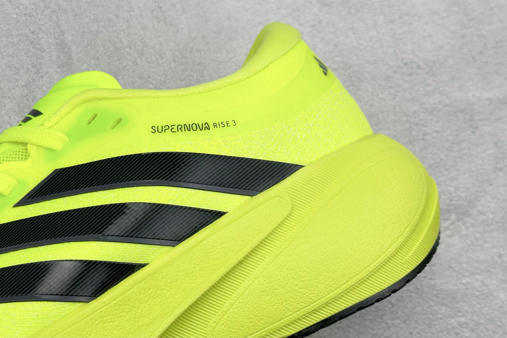 200 TY版Adidas Supernova Rise 3 阿迪达斯 减震回弹 运动透气休闲跑步鞋 JP8686