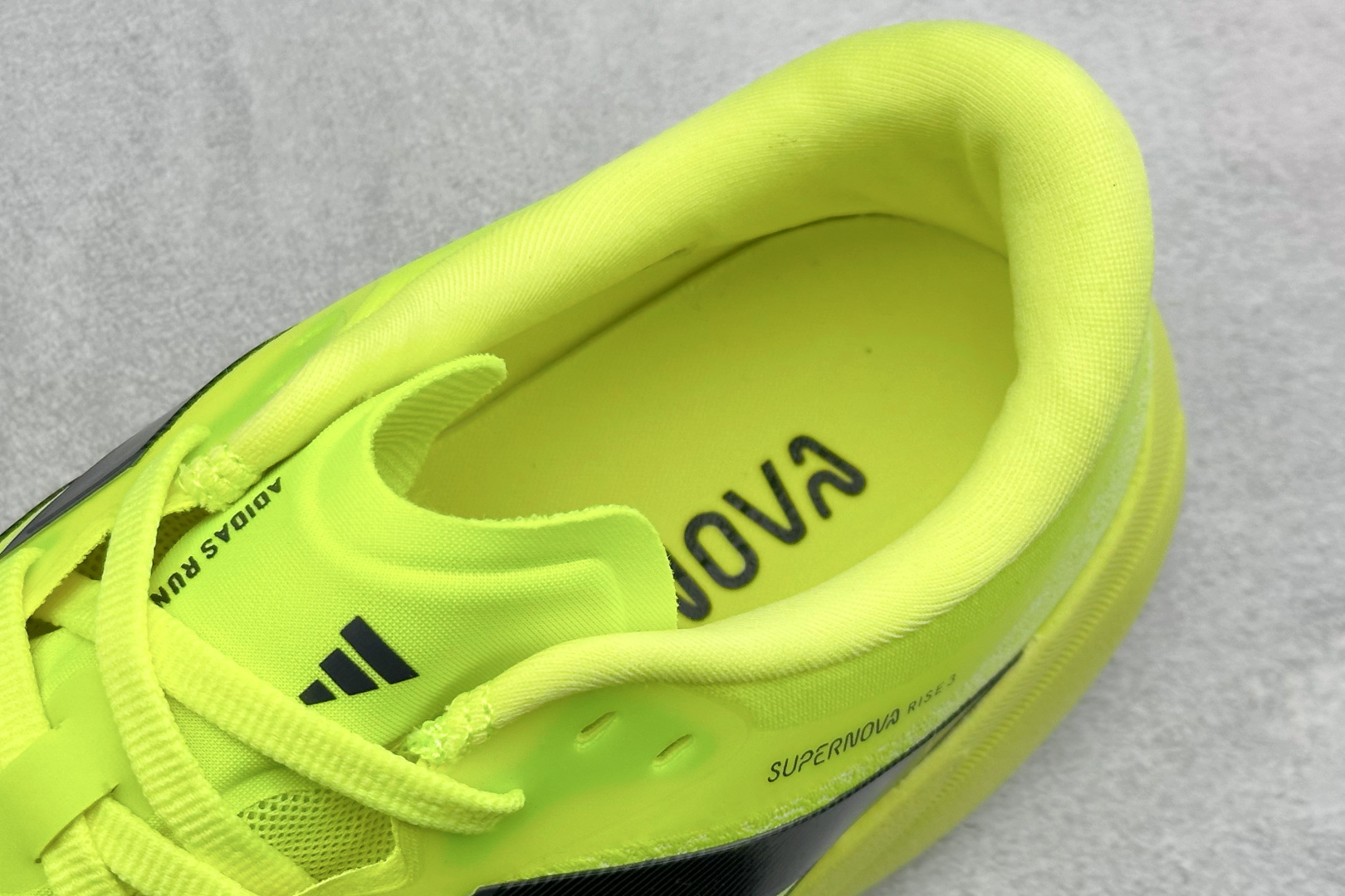 200 TY版Adidas Supernova Rise 3 阿迪达斯 减震回弹 运动透气休闲跑步鞋 JP8686
