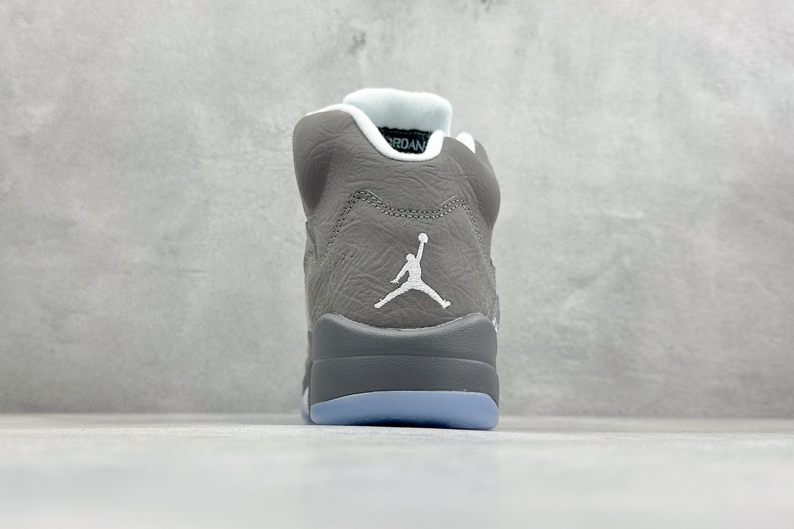 280 KW版Air Jordan 5 Retro 中帮复古篮球鞋 Air Jordan 5 Retro是耐克经典的中帮复古篮球鞋 DD0587-002-Chinese UA Cheap High Quatity Brand Clothes Bags handbags Sneakers wholesale wholesaler seller from China Factory suppliers Fashion Clothing Shoes best Quality Beautiful Price 280 KW版Air Jordan 5 Retro 中帮复古篮球鞋 Air Jordan 5 Retro是耐克经典的中帮复古篮球鞋 DD0587-002