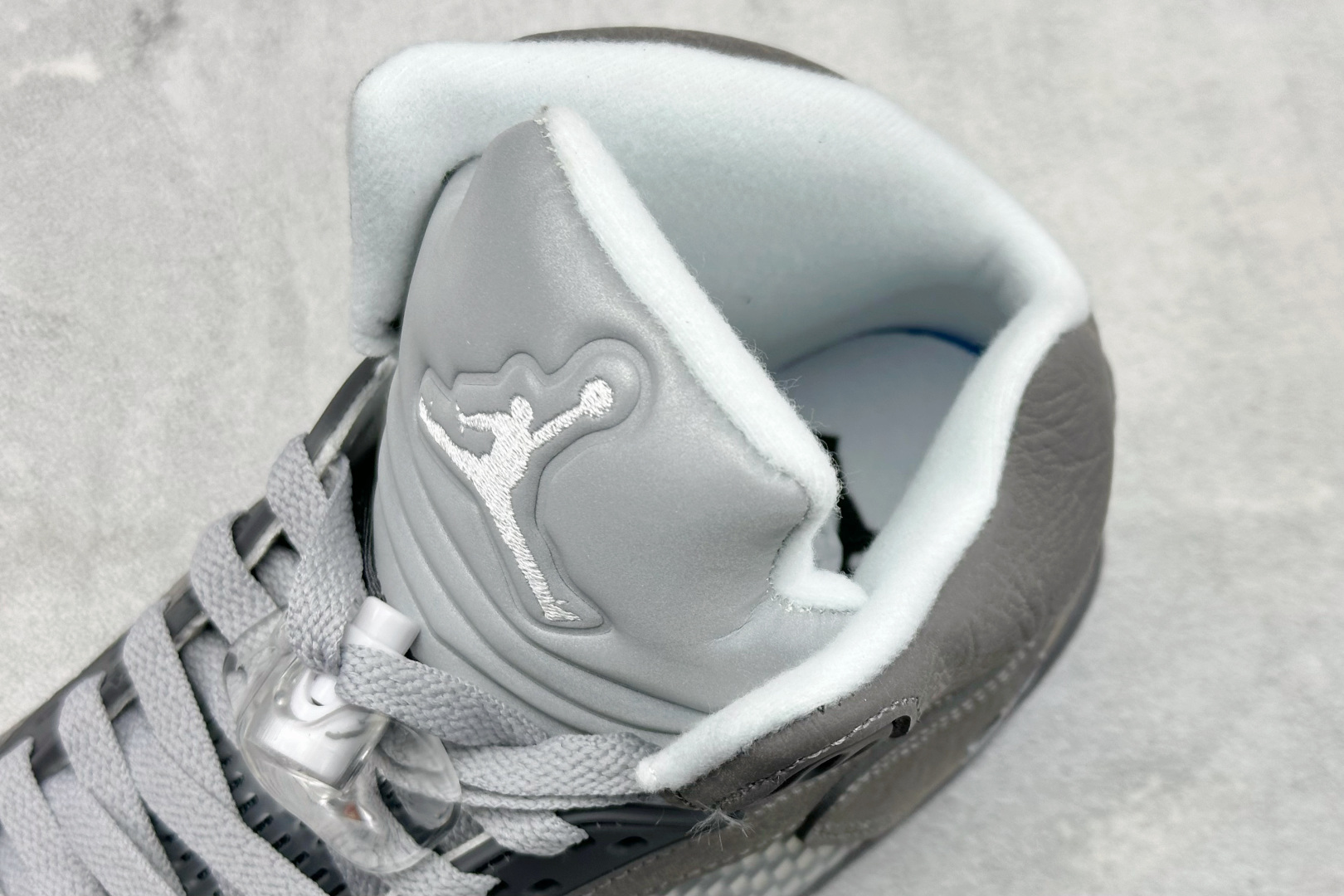 280 KW版Air Jordan 5 Retro 中帮复古篮球鞋 Air Jordan 5 Retro是耐克经典的中帮复古篮球鞋 DD0587-002-Chinese UA Cheap High Quatity Brand Clothes Bags handbags Sneakers wholesale wholesaler seller from China Factory suppliers Fashion Clothing Shoes best Quality Beautiful Price 280 KW版Air Jordan 5 Retro 中帮复古篮球鞋 Air Jordan 5 Retro是耐克经典的中帮复古篮球鞋 DD0587-002
