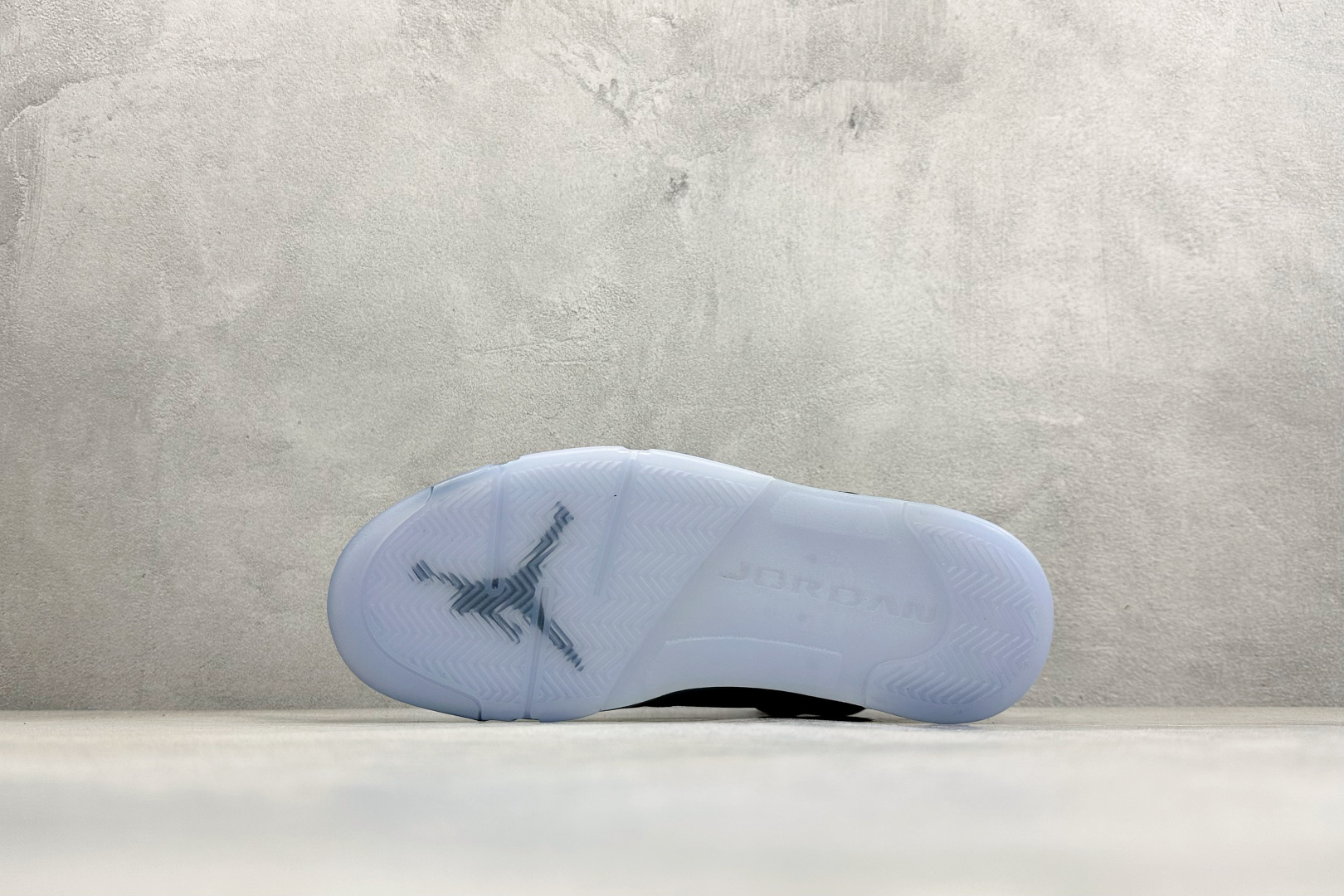 280 KW版Air Jordan 5 Retro 中帮复古篮球鞋 Air Jordan 5 Retro是耐克经典的中帮复古篮球鞋 DD0587-002-Chinese UA Cheap High Quatity Brand Clothes Bags handbags Sneakers wholesale wholesaler seller from China Factory suppliers Fashion Clothing Shoes best Quality Beautiful Price 280 KW版Air Jordan 5 Retro 中帮复古篮球鞋 Air Jordan 5 Retro是耐克经典的中帮复古篮球鞋 DD0587-002
