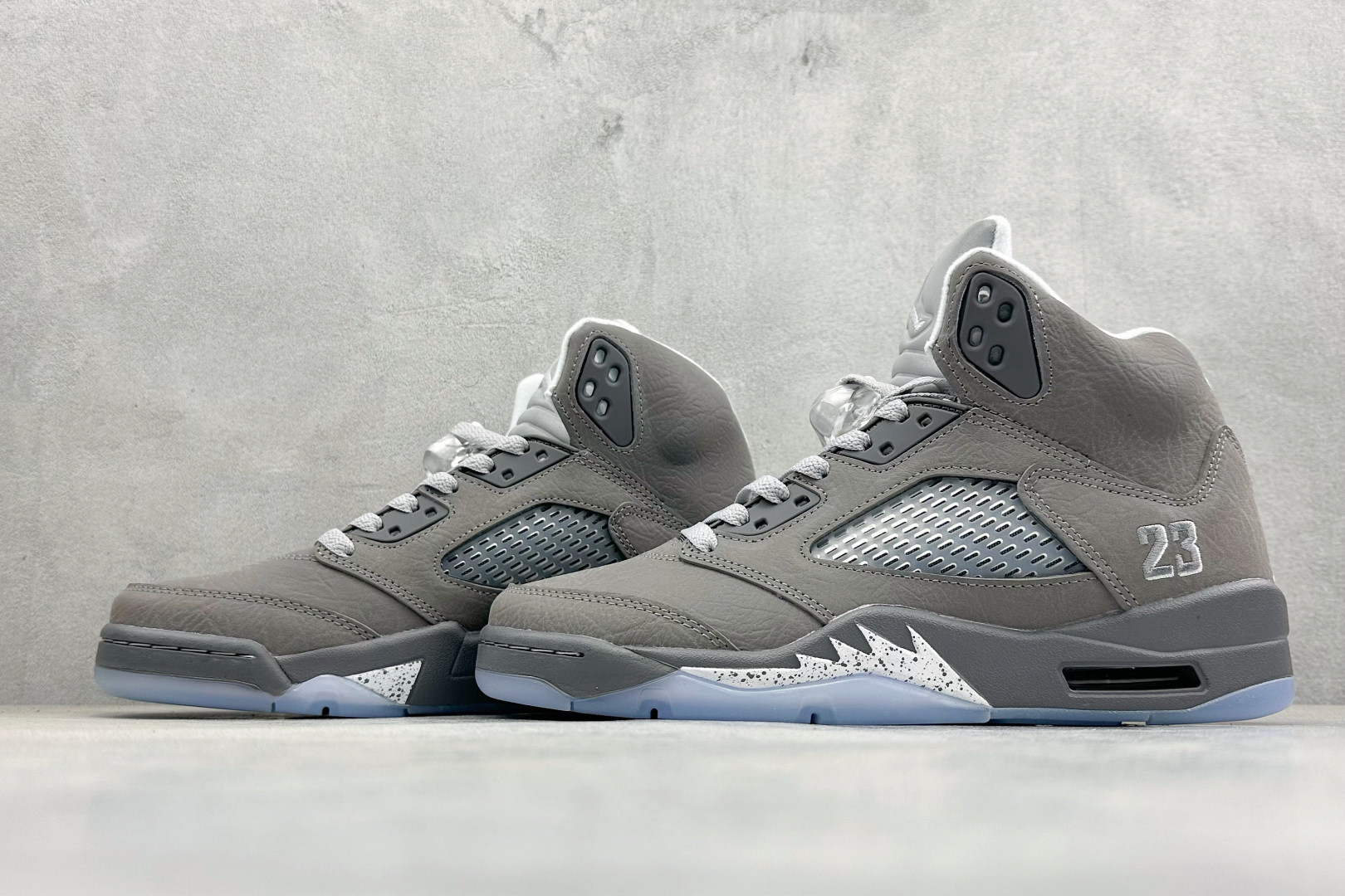 280 KW版Air Jordan 5 Retro 中帮复古篮球鞋 Air Jordan 5 Retro是耐克经典的中帮复古篮球鞋 DD0587-002-Chinese UA Cheap High Quatity Brand Clothes Bags handbags Sneakers wholesale wholesaler seller from China Factory suppliers Fashion Clothing Shoes best Quality Beautiful Price 280 KW版Air Jordan 5 Retro 中帮复古篮球鞋 Air Jordan 5 Retro是耐克经典的中帮复古篮球鞋 DD0587-002