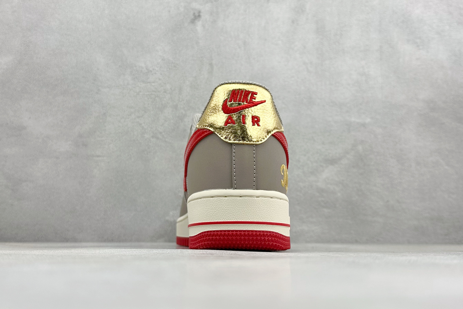 260 SC版Nike Air Force 1'07 Low 凝灰赤金 空军一号低帮休闲板鞋 NH0601-527-Chinese UA Cheap High Quatity Brand Clothes Bags handbags Sneakers wholesale wholesaler seller from China Factory suppliers Fashion Clothing Shoes best Quality Beautiful Price 260 SC版Nike Air Force 1'07 Low 凝灰赤金 空军一号低帮休闲板鞋 NH0601-527
