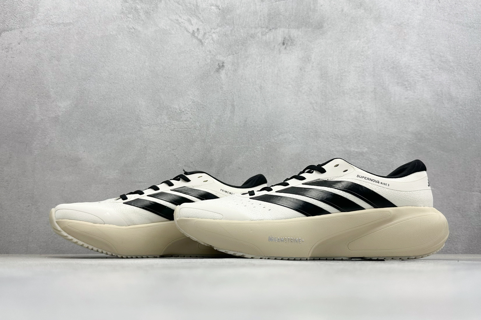 180 AD SUPERNOVA SOLUTIONE 3 M 阿迪超轻透气缓震跑鞋 联名款 KK1203-Chinese UA Cheap High Quatity Brand Clothes Bags handbags Sneakers wholesale wholesaler seller from China Factory suppliers Fashion Clothing Shoes best Quality Beautiful Price 180 AD SUPERNOVA SOLUTIONE 3 M 阿迪超轻透气缓震跑鞋 联名款 KK1203