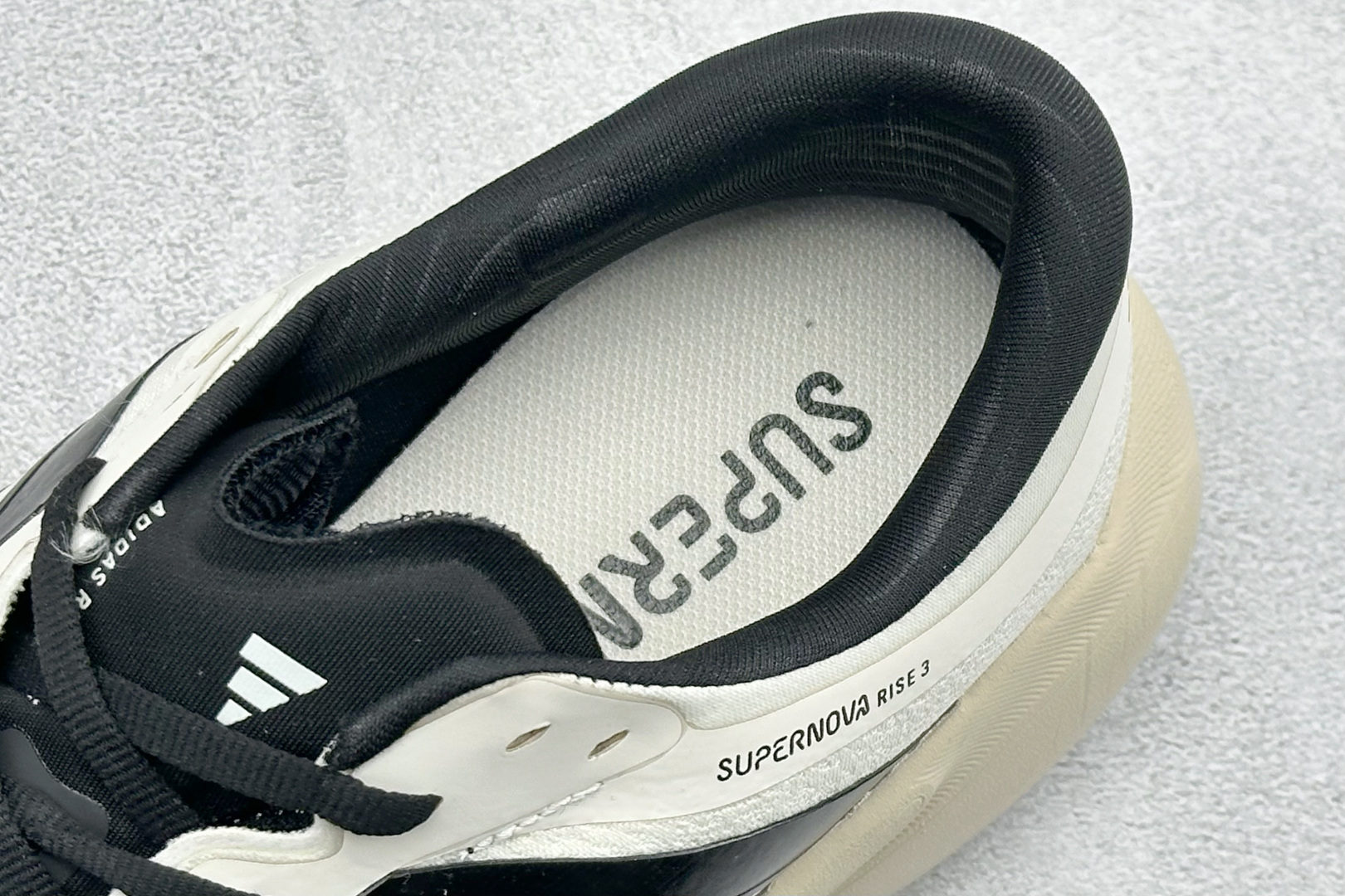 180 AD SUPERNOVA SOLUTIONE 3 M 阿迪超轻透气缓震跑鞋 联名款 KK1203-Chinese UA Cheap High Quatity Brand Clothes Bags handbags Sneakers wholesale wholesaler seller from China Factory suppliers Fashion Clothing Shoes best Quality Beautiful Price 180 AD SUPERNOVA SOLUTIONE 3 M 阿迪超轻透气缓震跑鞋 联名款 KK1203