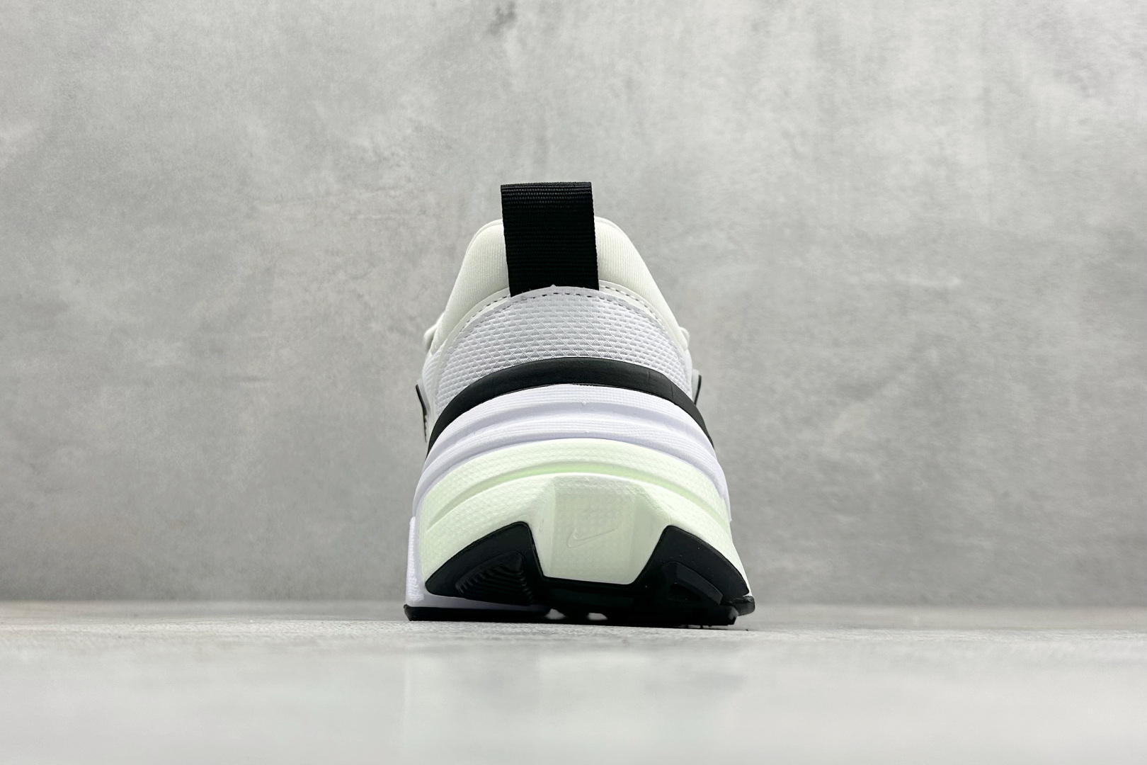 Nike V2K Run 减震防滑复古低帮跑步鞋 FD0736-109
