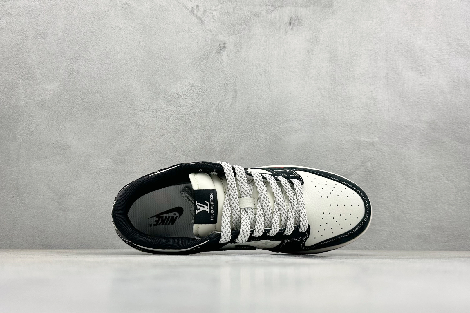 260 Nike Dunk Low Retro LV联名 周年高端定制 低帮休闲板鞋 YX5066-392-Chinese UA Cheap High Quatity Brand Clothes Bags handbags Sneakers wholesale wholesaler seller from China Factory suppliers Fashion Clothing Shoes best Quality Beautiful Price 260 Nike Dunk Low Retro LV联名 周年高端定制 低帮休闲板鞋 YX5066-392