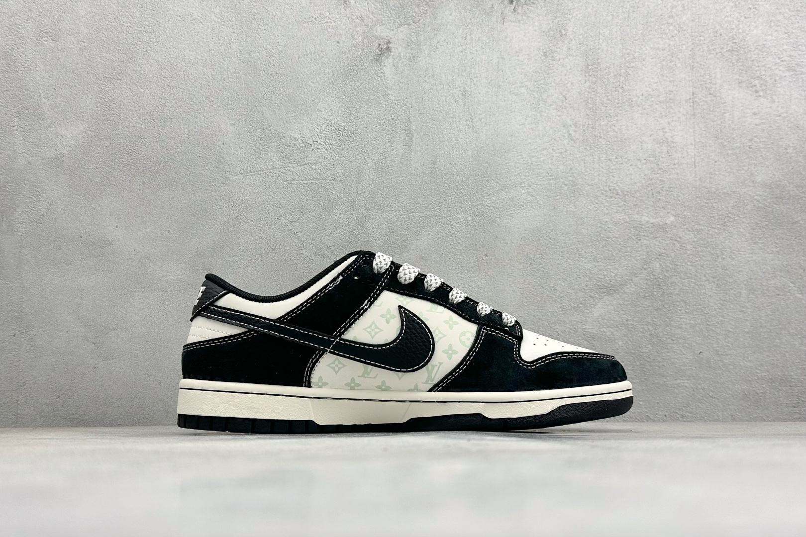 260 Nike Dunk Low Retro LV联名 周年高端定制 低帮休闲板鞋 YX5066-392-Chinese UA Cheap High Quatity Brand Clothes Bags handbags Sneakers wholesale wholesaler seller from China Factory suppliers Fashion Clothing Shoes best Quality Beautiful Price 260 Nike Dunk Low Retro LV联名 周年高端定制 低帮休闲板鞋 YX5066-392