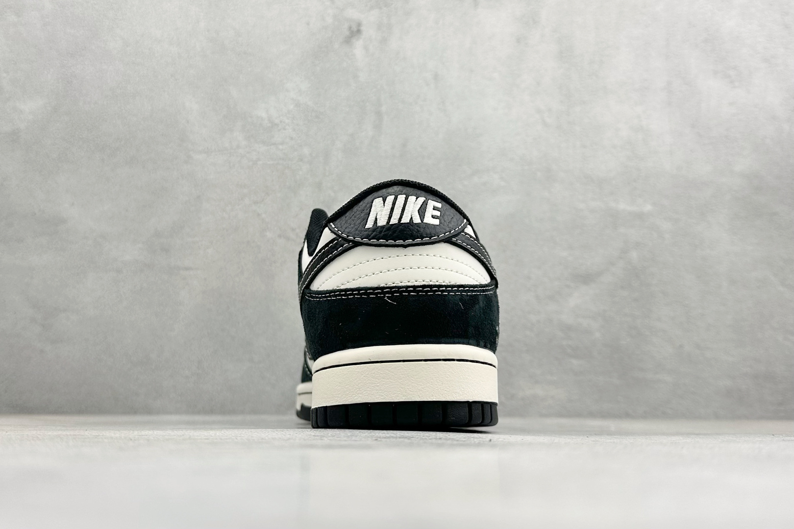 260 Nike Dunk Low Retro LV联名 周年高端定制 低帮休闲板鞋 YX5066-392-Chinese UA Cheap High Quatity Brand Clothes Bags handbags Sneakers wholesale wholesaler seller from China Factory suppliers Fashion Clothing Shoes best Quality Beautiful Price 260 Nike Dunk Low Retro LV联名 周年高端定制 低帮休闲板鞋 YX5066-392