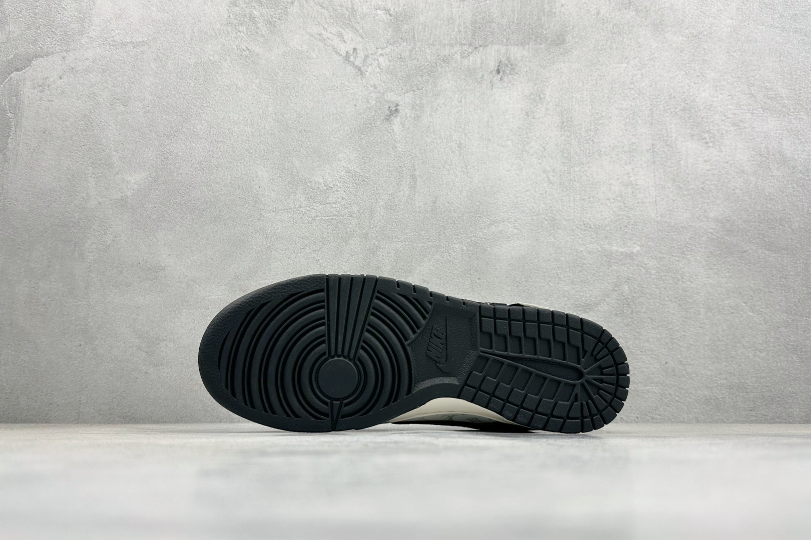 260 Nike Dunk Low Retro LV联名 周年高端定制 低帮休闲板鞋 YX5066-392-Chinese UA Cheap High Quatity Brand Clothes Bags handbags Sneakers wholesale wholesaler seller from China Factory suppliers Fashion Clothing Shoes best Quality Beautiful Price 260 Nike Dunk Low Retro LV联名 周年高端定制 低帮休闲板鞋 YX5066-392