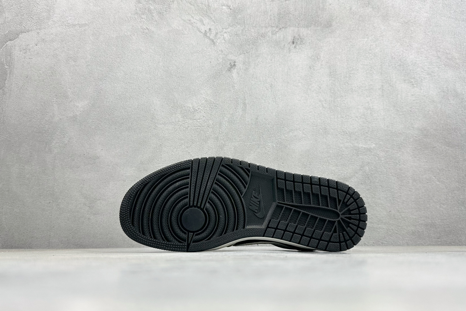 Air Jordan 1 Low AJ1 乔1 LV联名 高端定制 倒钩低帮复古篮球鞋 DZ2688-116-Top High Quatity Cheap Sneakers Fashion Clothing Clothes Bags handbags Shoes of all Brand wholesale With The best Quality And Beautiful Price from China Factory Chinese suppliers wholesaler seller Air Jordan 1 Low AJ1 乔1 LV联名 高端定制 倒钩低帮复古篮球鞋 DZ2688-116