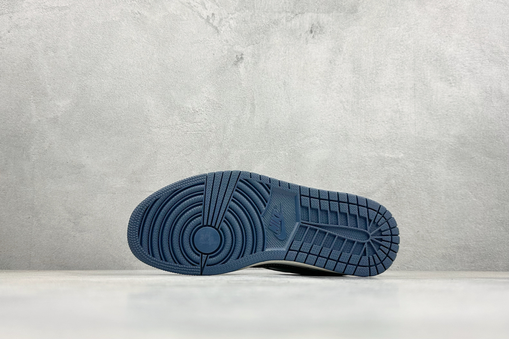 Air Jordan 1 Low AJ1 乔1 巴宝莉联名 高端定制 倒钩低帮复古篮球鞋 LD2028-076-Top High Quatity Cheap Sneakers Fashion Clothing Clothes Bags handbags Shoes of all Brand wholesale With The best Quality And Beautiful Price from China Factory Chinese suppliers wholesaler seller Air Jordan 1 Low AJ1 乔1 巴宝莉联名 高端定制 倒钩低帮复古篮球鞋 LD2028-076
