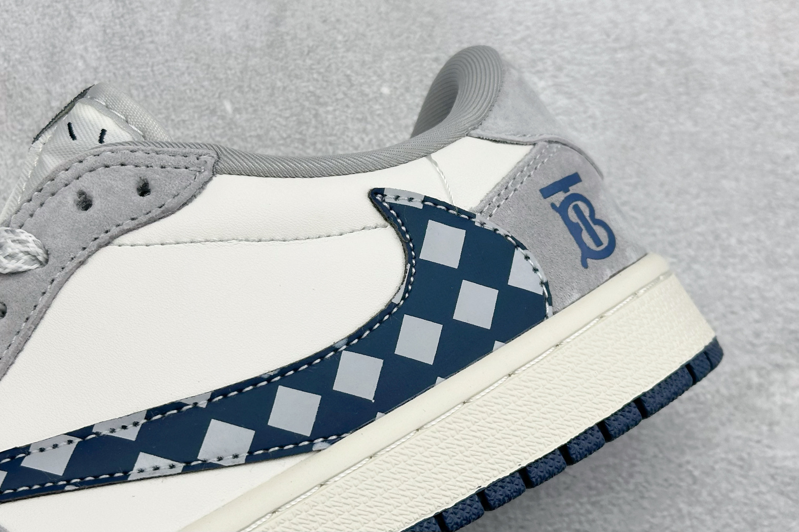 Air Jordan 1 Low AJ1 乔1 巴宝莉联名 高端定制 倒钩低帮复古篮球鞋 LD2028-076-Top High Quatity Cheap Sneakers Fashion Clothing Clothes Bags handbags Shoes of all Brand wholesale With The best Quality And Beautiful Price from China Factory Chinese suppliers wholesaler seller Air Jordan 1 Low AJ1 乔1 巴宝莉联名 高端定制 倒钩低帮复古篮球鞋 LD2028-076