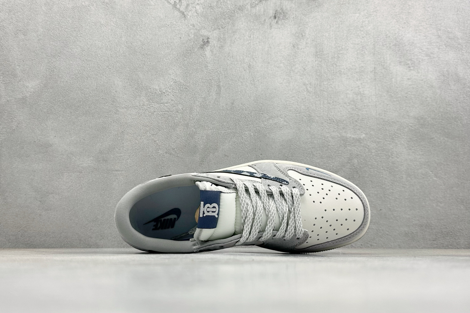 Air Jordan 1 Low AJ1 乔1 巴宝莉联名 高端定制 倒钩低帮复古篮球鞋 LD2028-076-Top High Quatity Cheap Sneakers Fashion Clothing Clothes Bags handbags Shoes of all Brand wholesale With The best Quality And Beautiful Price from China Factory Chinese suppliers wholesaler seller Air Jordan 1 Low AJ1 乔1 巴宝莉联名 高端定制 倒钩低帮复古篮球鞋 LD2028-076