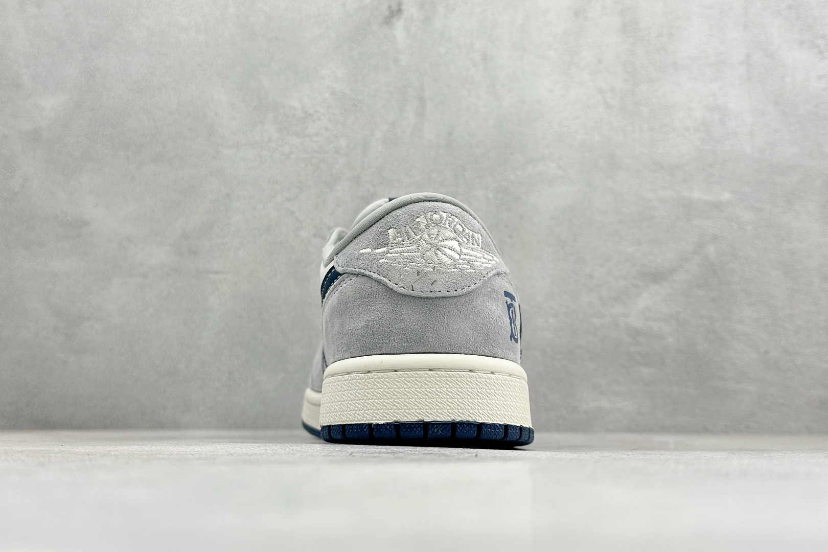 Air Jordan 1 Low AJ1 乔1 巴宝莉联名 高端定制 倒钩低帮复古篮球鞋 LD2028-076-Top High Quatity Cheap Sneakers Fashion Clothing Clothes Bags handbags Shoes of all Brand wholesale With The best Quality And Beautiful Price from China Factory Chinese suppliers wholesaler seller Air Jordan 1 Low AJ1 乔1 巴宝莉联名 高端定制 倒钩低帮复古篮球鞋 LD2028-076