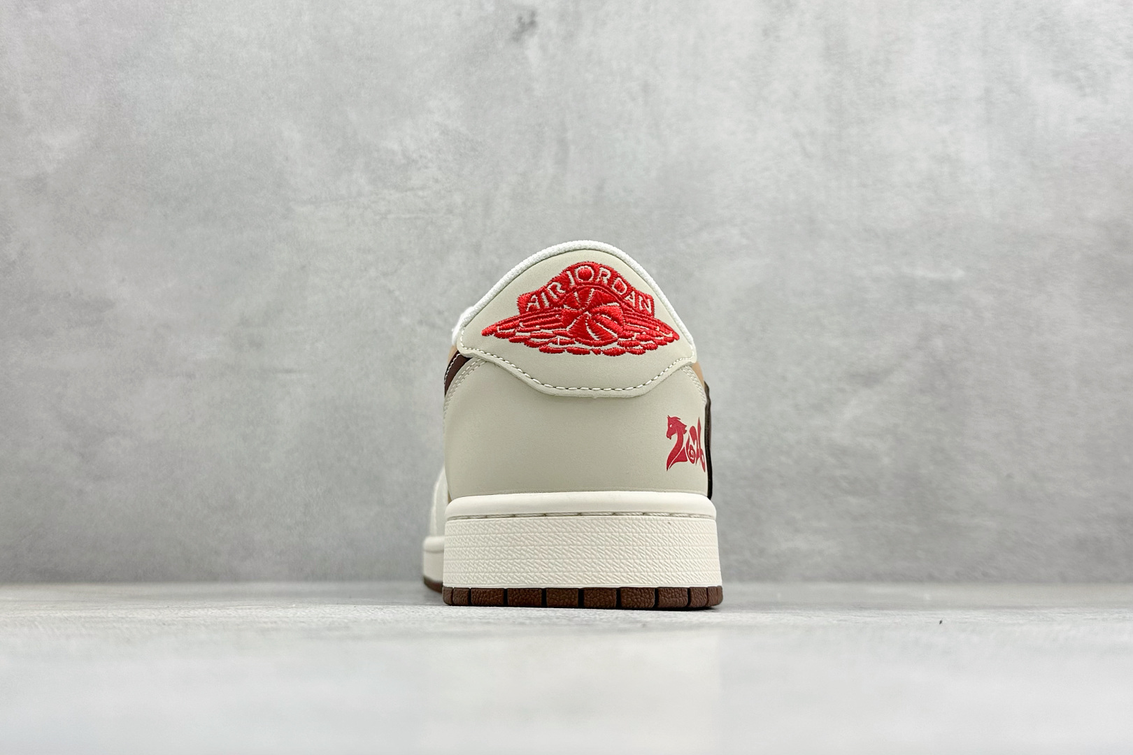 260 Air Jordan 1 Low AJ1 乔1 马年限定 高端定制 倒钩低帮复古篮球鞋 JY6988-146-Chinese UA Cheap High Quatity Brand Clothes Bags handbags Sneakers wholesale wholesaler seller from China Factory suppliers Fashion Clothing Shoes best Quality Beautiful Price 260 Air Jordan 1 Low AJ1 乔1 马年限定 高端定制 倒钩低帮复古篮球鞋 JY6988-146