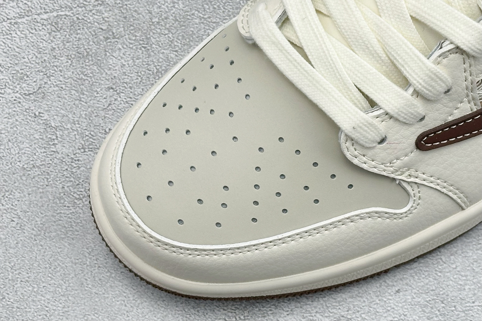 260 Air Jordan 1 Low AJ1 乔1 马年限定 高端定制 倒钩低帮复古篮球鞋 JY6988-146-Chinese UA Cheap High Quatity Brand Clothes Bags handbags Sneakers wholesale wholesaler seller from China Factory suppliers Fashion Clothing Shoes best Quality Beautiful Price 260 Air Jordan 1 Low AJ1 乔1 马年限定 高端定制 倒钩低帮复古篮球鞋 JY6988-146