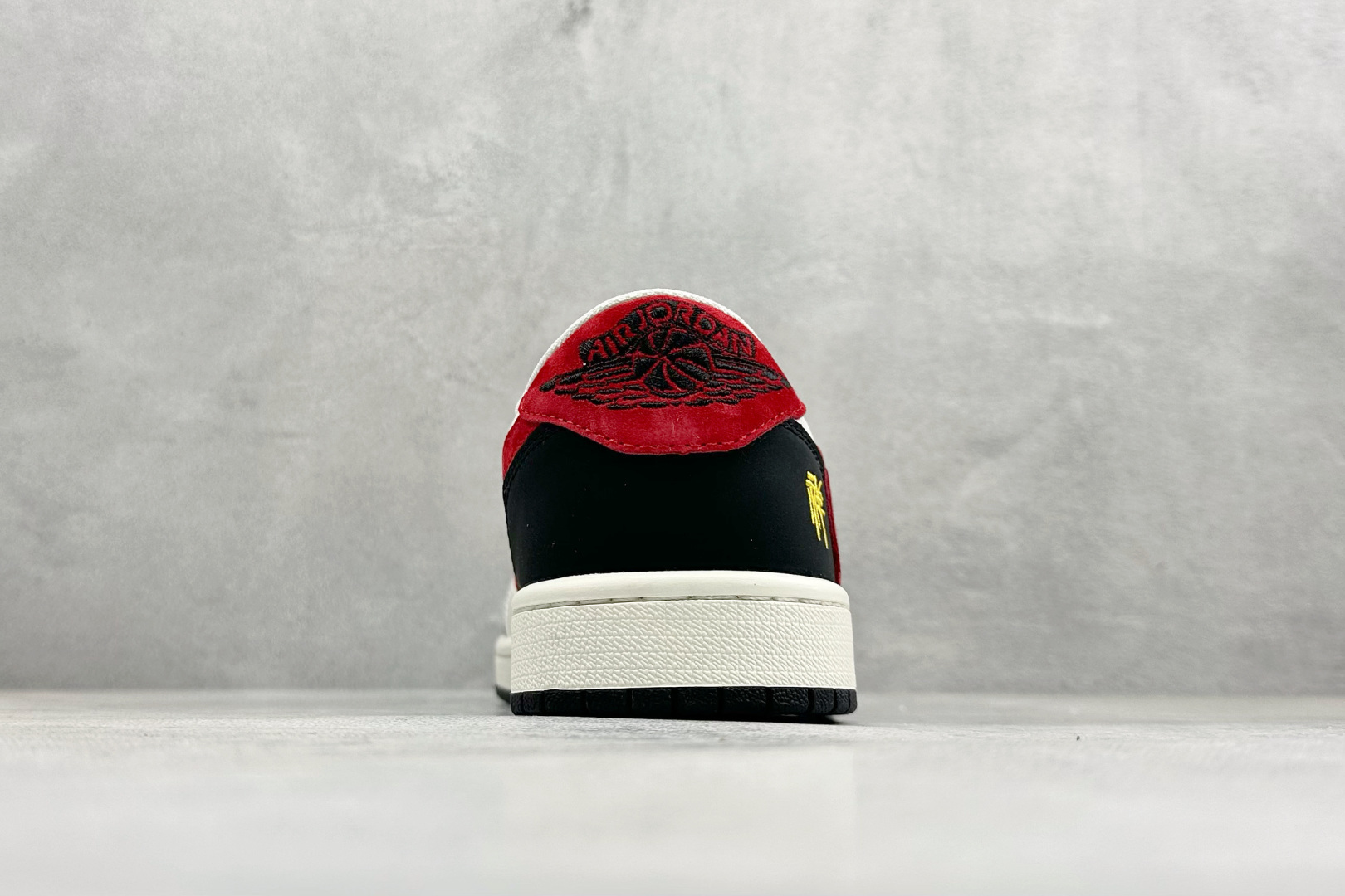 260 Air Jordan 1 Low AJ1 乔1 马年限定 高端定制 倒钩低帮复古篮球鞋 DF61-9001-Chinese UA Cheap High Quatity Brand Clothes Bags handbags Sneakers wholesale wholesaler seller from China Factory suppliers Fashion Clothing Shoes best Quality Beautiful Price 260 Air Jordan 1 Low AJ1 乔1 马年限定 高端定制 倒钩低帮复古篮球鞋 DF61-9001