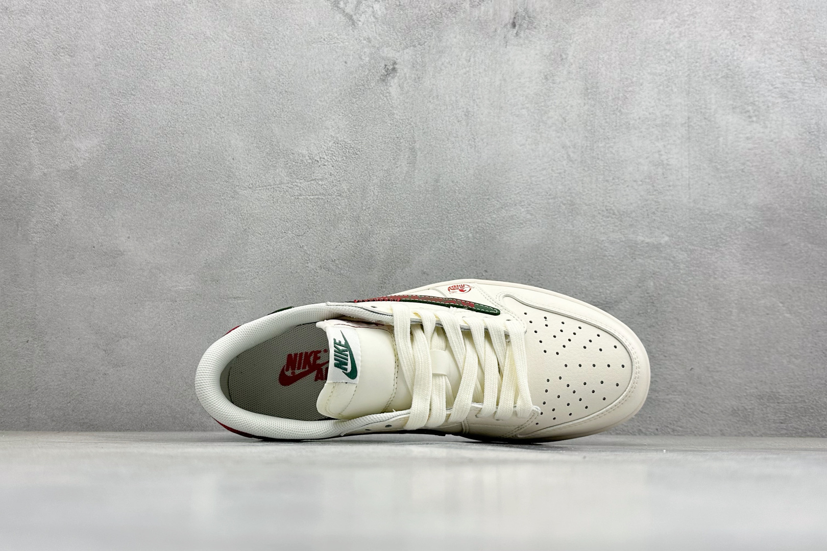 260 Air Jordan 1 Low AJ1 乔1 马年限定 高端定制 倒钩低帮复古篮球鞋 SD6868-118-Chinese UA Cheap High Quatity Brand Clothes Bags handbags Sneakers wholesale wholesaler seller from China Factory suppliers Fashion Clothing Shoes best Quality Beautiful Price 260 Air Jordan 1 Low AJ1 乔1 马年限定 高端定制 倒钩低帮复古篮球鞋 SD6868-118