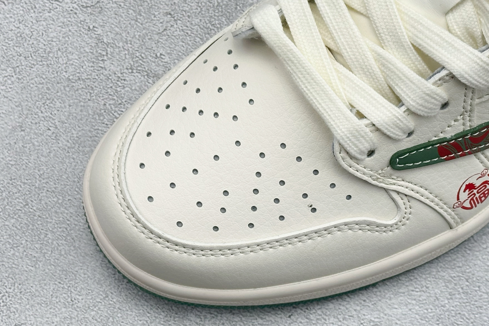 260 Air Jordan 1 Low AJ1 乔1 马年限定 高端定制 倒钩低帮复古篮球鞋 SD6868-118-Chinese UA Cheap High Quatity Brand Clothes Bags handbags Sneakers wholesale wholesaler seller from China Factory suppliers Fashion Clothing Shoes best Quality Beautiful Price 260 Air Jordan 1 Low AJ1 乔1 马年限定 高端定制 倒钩低帮复古篮球鞋 SD6868-118