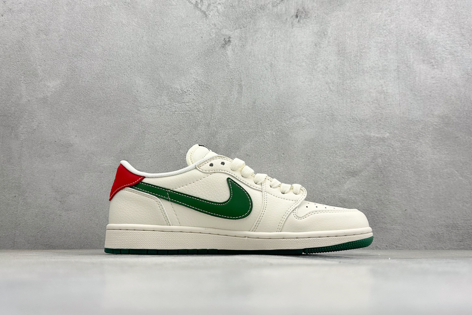 260 Air Jordan 1 Low AJ1 乔1 马年限定 高端定制 倒钩低帮复古篮球鞋 SD6868-118-Chinese UA Cheap High Quatity Brand Clothes Bags handbags Sneakers wholesale wholesaler seller from China Factory suppliers Fashion Clothing Shoes best Quality Beautiful Price 260 Air Jordan 1 Low AJ1 乔1 马年限定 高端定制 倒钩低帮复古篮球鞋 SD6868-118