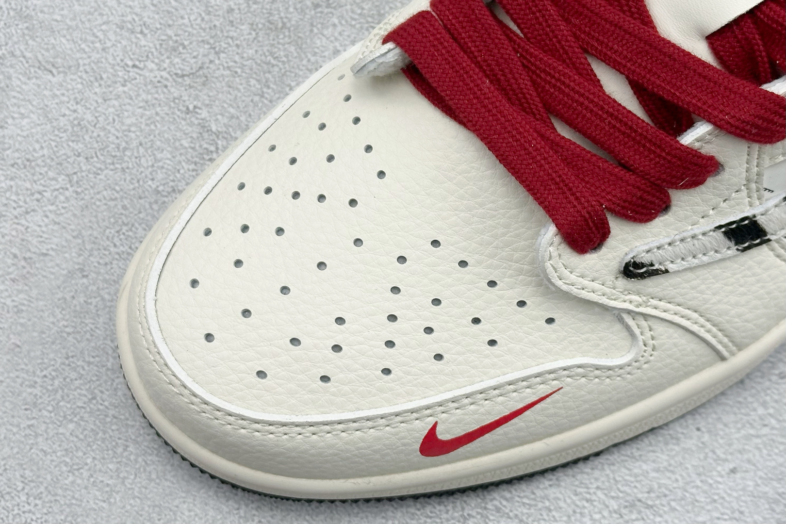 Air Jordan 1 Low AJ1 乔1 马年限定 高端定制 倒钩低帮复古篮球鞋 XT6998-113-Top High Quatity Cheap Sneakers Fashion Clothing Clothes Bags handbags Shoes of all Brand wholesale With The best Quality And Beautiful Price from China Factory Chinese suppliers wholesaler seller Air Jordan 1 Low AJ1 乔1 马年限定 高端定制 倒钩低帮复古篮球鞋 XT6998-113