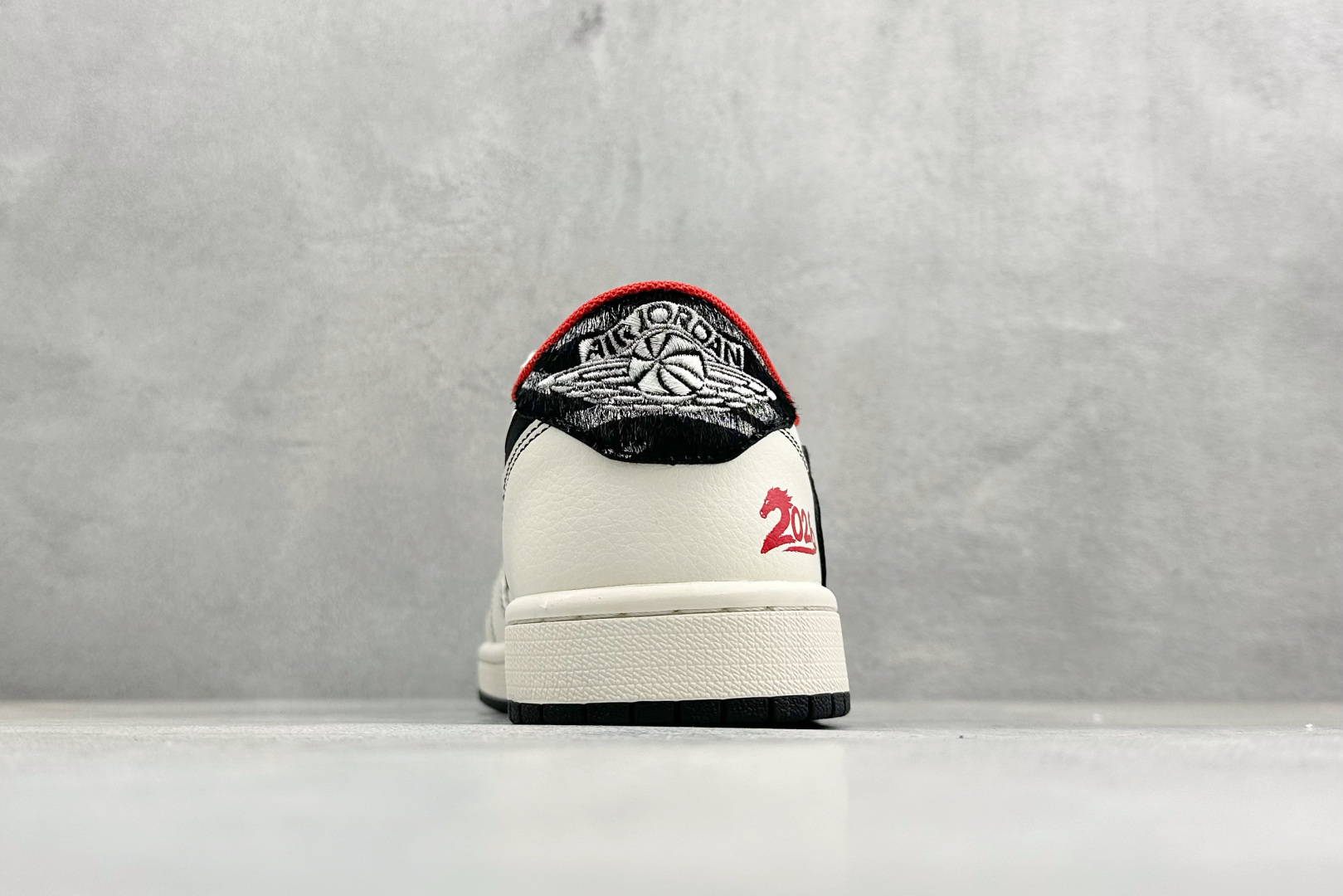 260 Air Jordan 1 Low AJ1 乔1 马年限定 高端定制 倒钩低帮复古篮球鞋 JJ2508-103-Chinese UA Cheap High Quatity Brand Clothes Bags handbags Sneakers wholesale wholesaler seller from China Factory suppliers Fashion Clothing Shoes best Quality Beautiful Price 260 Air Jordan 1 Low AJ1 乔1 马年限定 高端定制 倒钩低帮复古篮球鞋 JJ2508-103