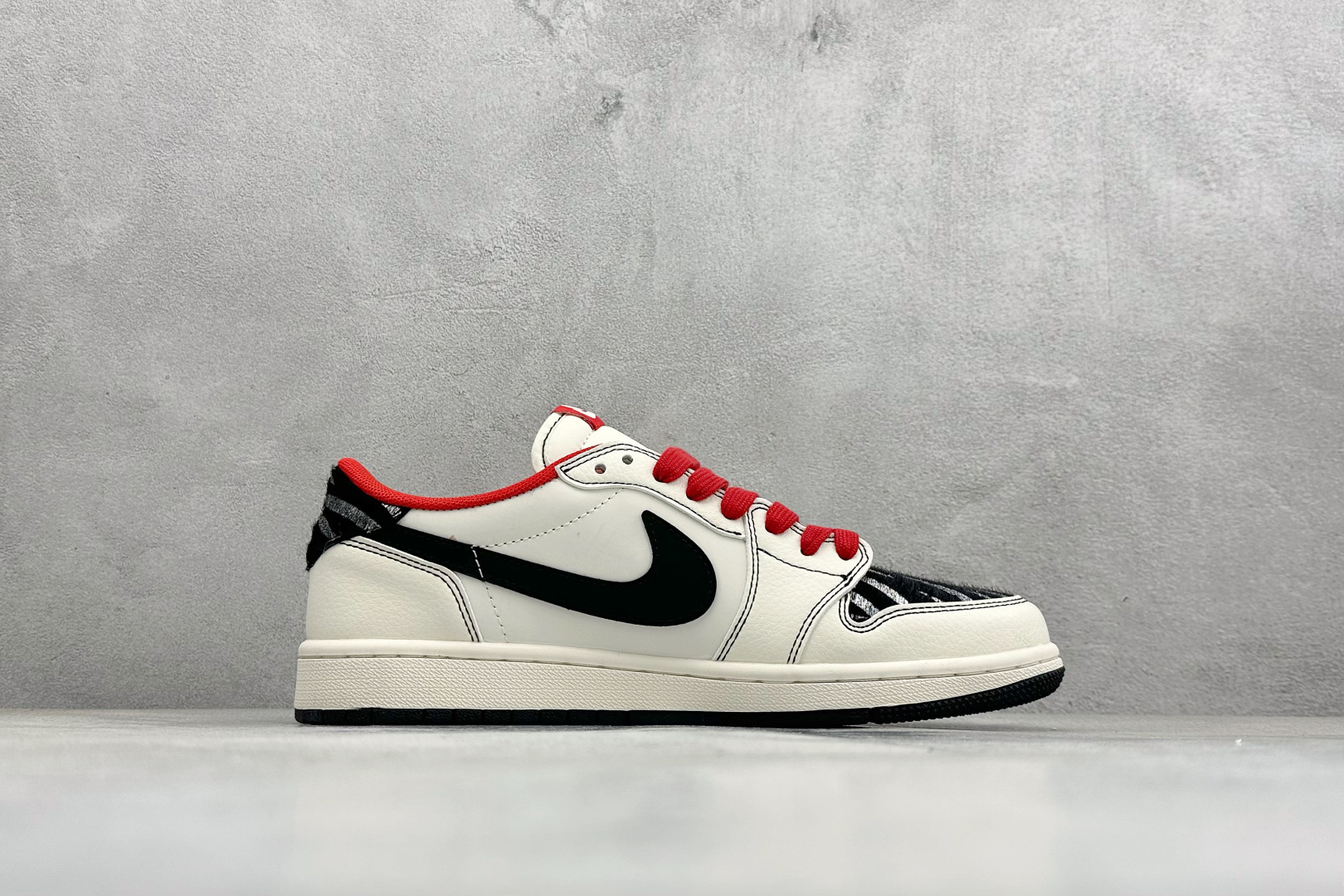 260 Air Jordan 1 Low AJ1 乔1 马年限定 高端定制 倒钩低帮复古篮球鞋 JJ2508-103-Chinese UA Cheap High Quatity Brand Clothes Bags handbags Sneakers wholesale wholesaler seller from China Factory suppliers Fashion Clothing Shoes best Quality Beautiful Price 260 Air Jordan 1 Low AJ1 乔1 马年限定 高端定制 倒钩低帮复古篮球鞋 JJ2508-103