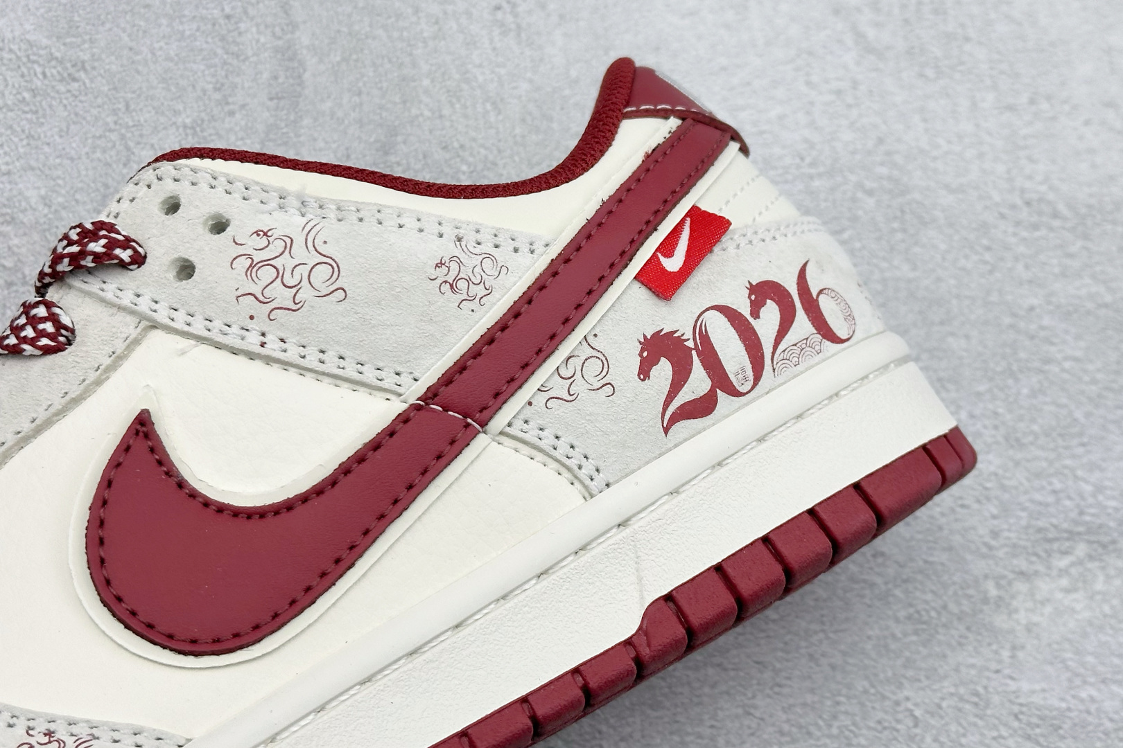 260 Nike SB Dunk Low RETRO 马年限定 高端定制 低帮休闲板鞋 KG6699-F18-Chinese UA Cheap High Quatity Brand Clothes Bags handbags Sneakers wholesale wholesaler seller from China Factory suppliers Fashion Clothing Shoes best Quality Beautiful Price 260 Nike SB Dunk Low RETRO 马年限定 高端定制 低帮休闲板鞋 KG6699-F18