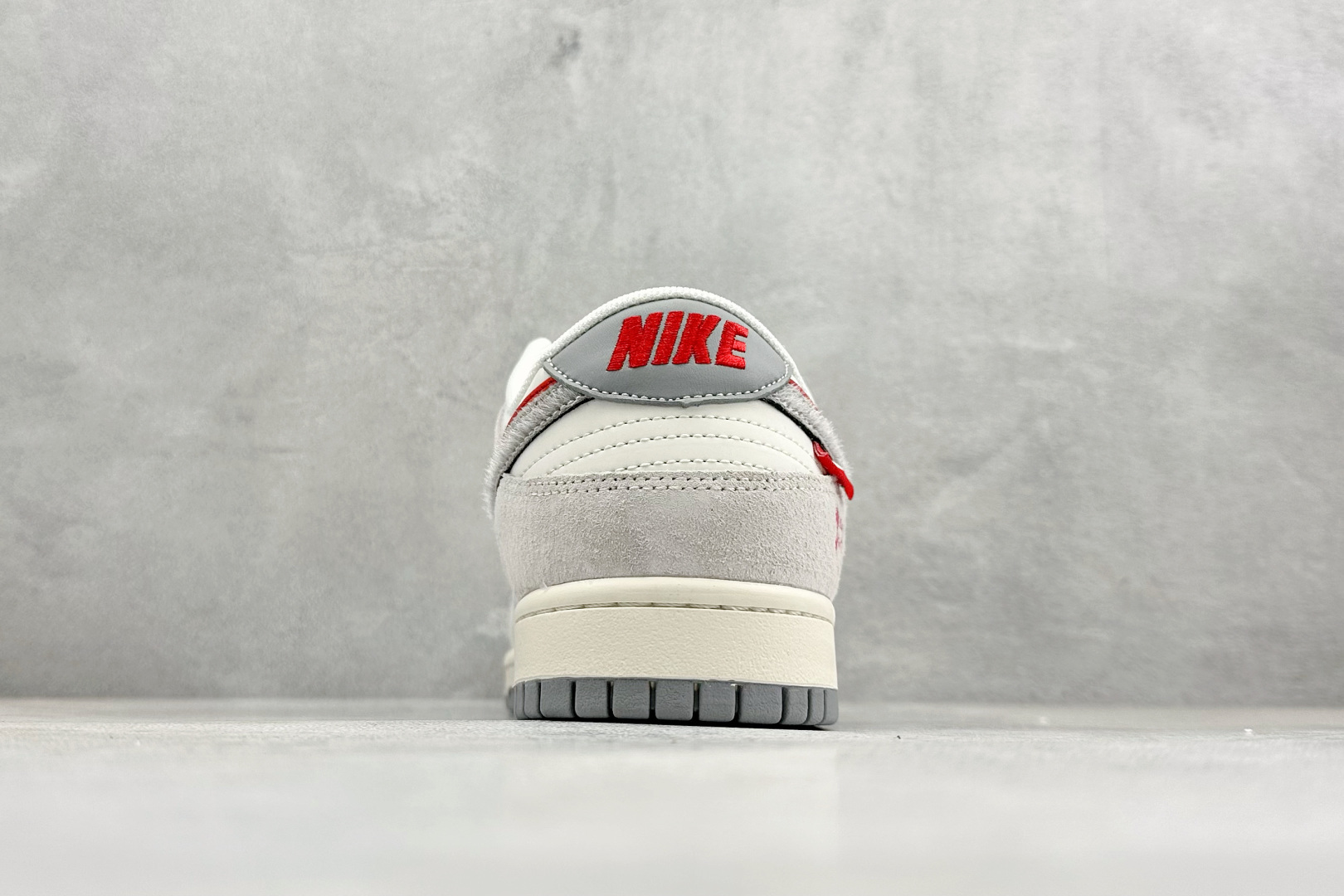 260 Nike SB Dunk Low RETRO 马年限定 高端定制 低帮休闲板鞋 YX5066-412