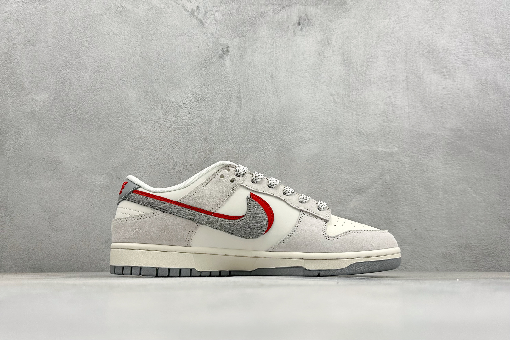 260 Nike SB Dunk Low RETRO 马年限定 高端定制 低帮休闲板鞋 YX5066-412