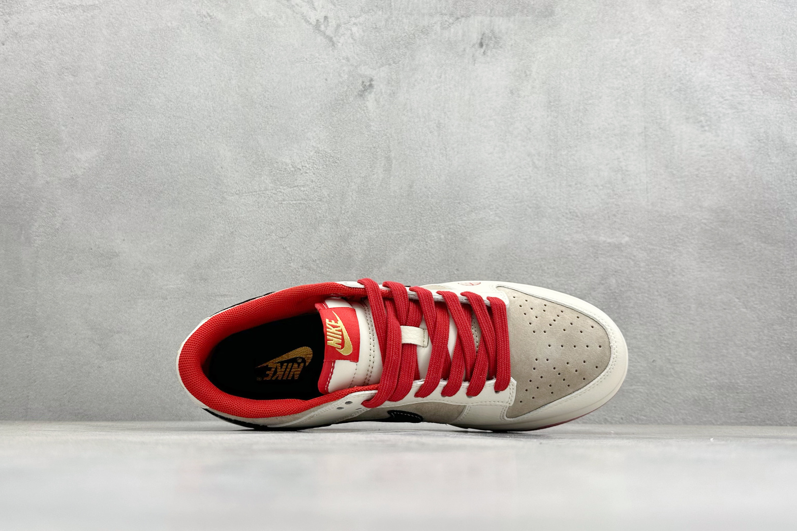 Nike SB Dunk Low RETRO 马年限定 高端定制 低帮休闲板鞋 HG0026-006-Top High Quatity Cheap Sneakers Fashion Clothing Clothes Bags handbags Shoes of all Brand wholesale With The best Quality And Beautiful Price from China Factory Chinese suppliers wholesaler seller Nike SB Dunk Low RETRO 马年限定 高端定制 低帮休闲板鞋 HG0026-006
