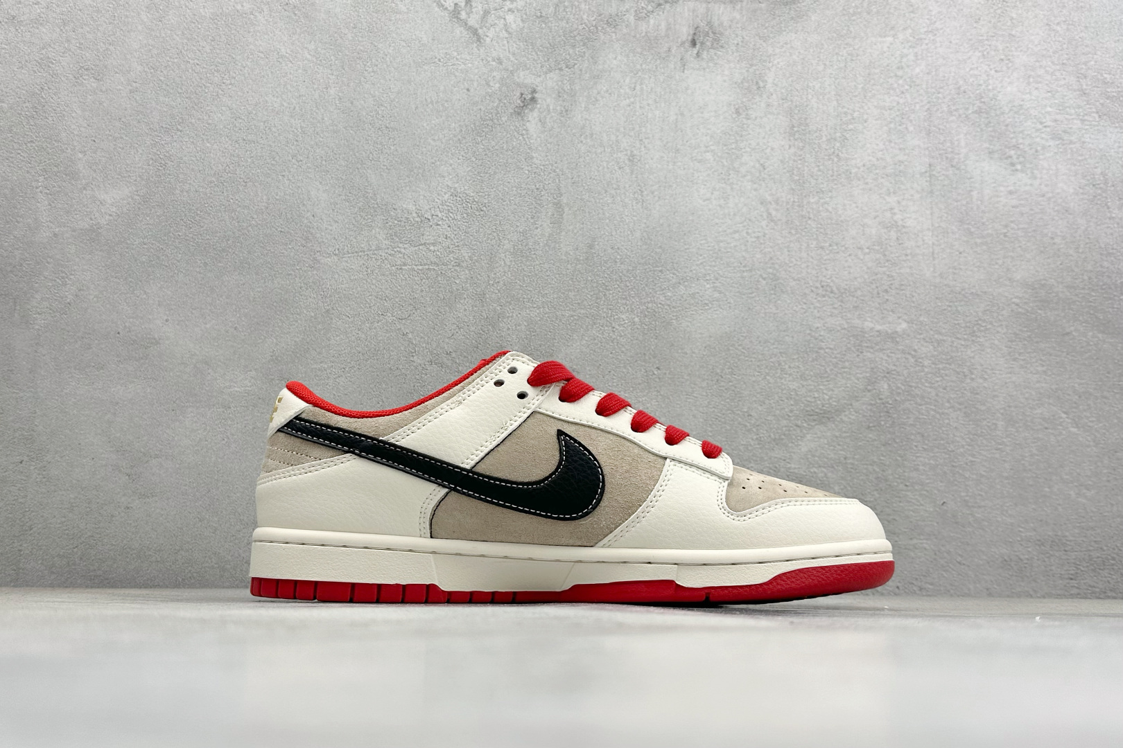 Nike SB Dunk Low RETRO 马年限定 高端定制 低帮休闲板鞋 HG0026-006-Top High Quatity Cheap Sneakers Fashion Clothing Clothes Bags handbags Shoes of all Brand wholesale With The best Quality And Beautiful Price from China Factory Chinese suppliers wholesaler seller Nike SB Dunk Low RETRO 马年限定 高端定制 低帮休闲板鞋 HG0026-006