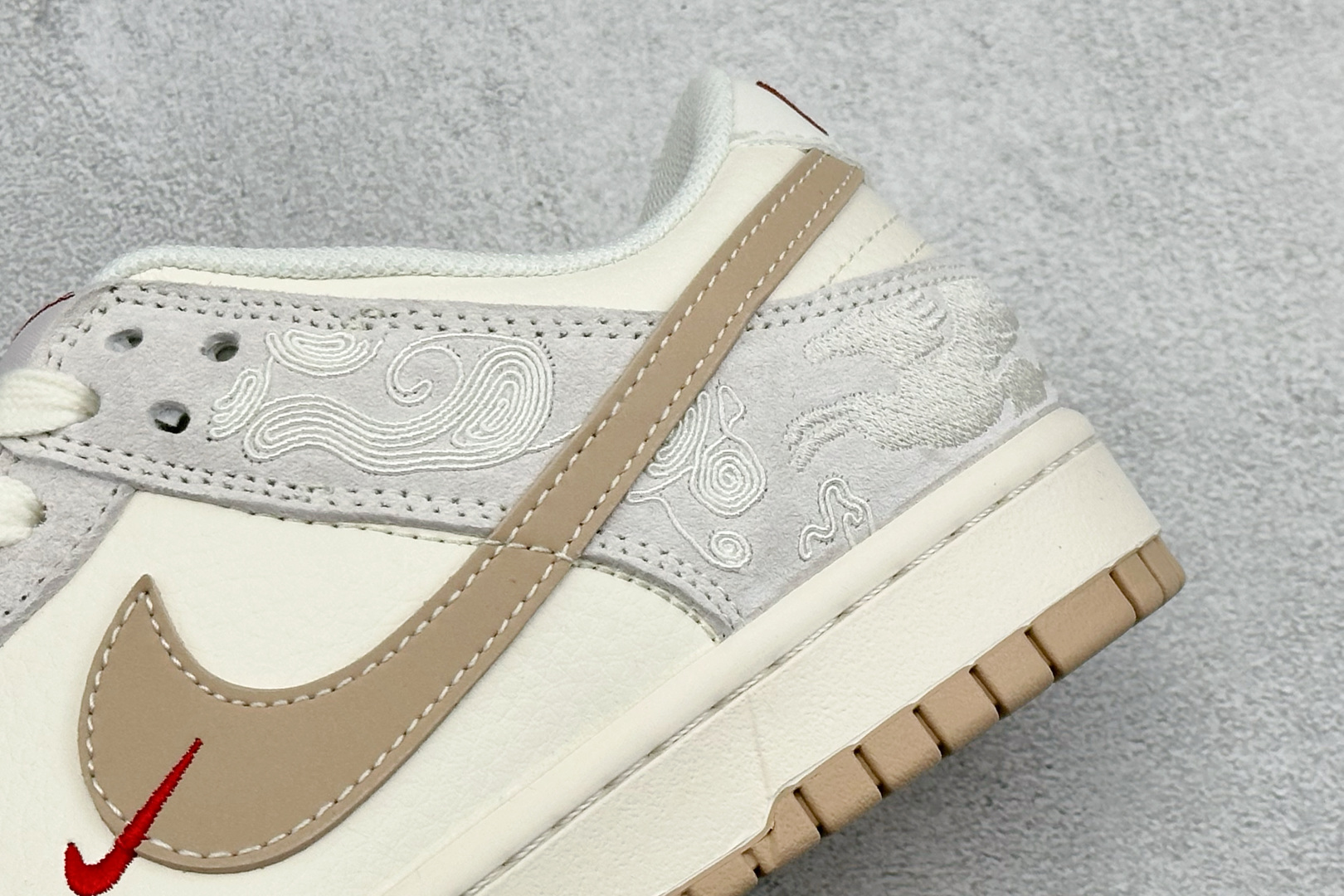 Nike SB Dunk Low RETRO 马年限定 高端定制 低帮休闲板鞋 MY9969-903-Top High Quatity Cheap Sneakers Fashion Clothing Clothes Bags handbags Shoes of all Brand wholesale With The best Quality And Beautiful Price from China Factory Chinese suppliers wholesaler seller Nike SB Dunk Low RETRO 马年限定 高端定制 低帮休闲板鞋 MY9969-903