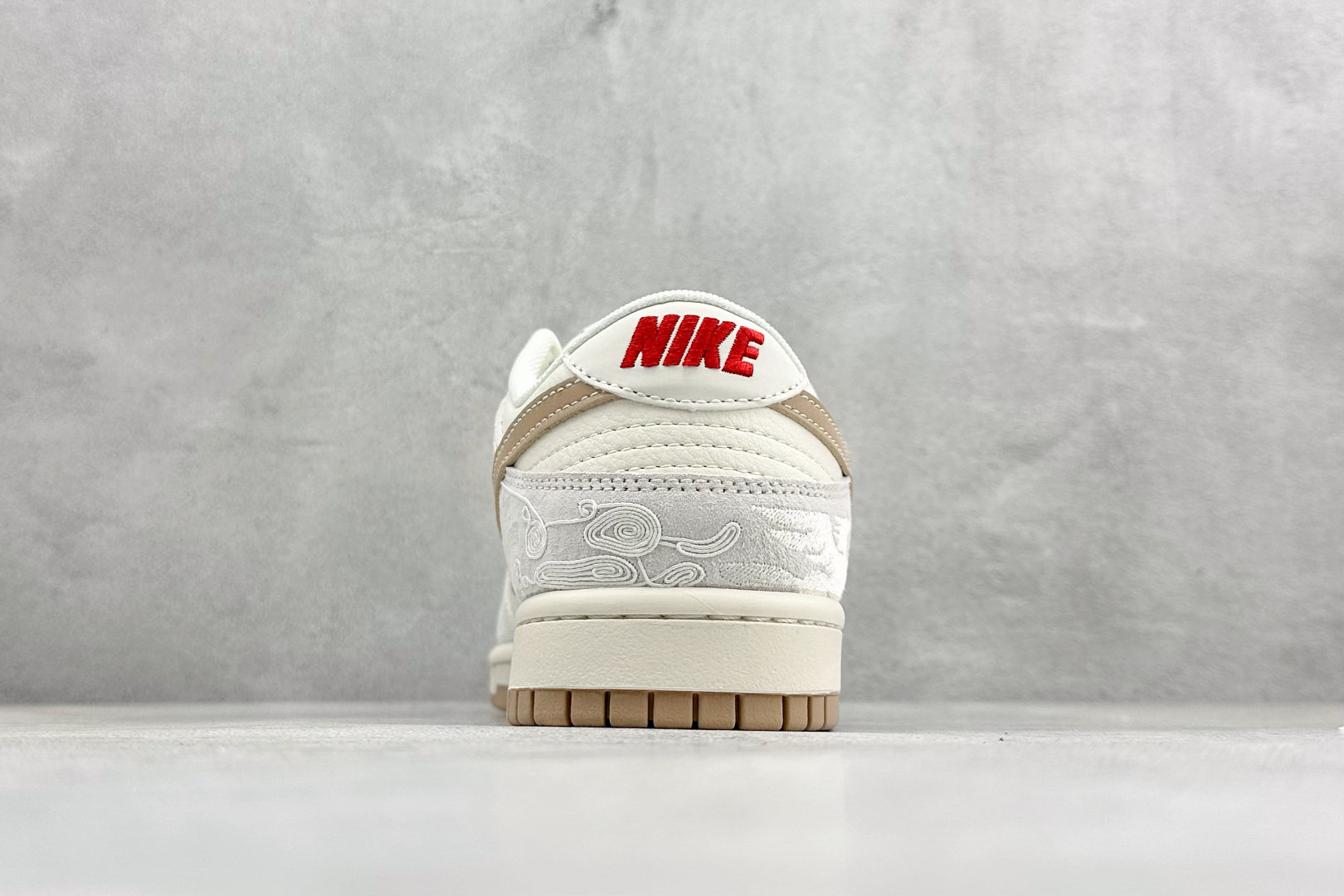 Nike SB Dunk Low RETRO 马年限定 高端定制 低帮休闲板鞋 MY9969-903-Top High Quatity Cheap Sneakers Fashion Clothing Clothes Bags handbags Shoes of all Brand wholesale With The best Quality And Beautiful Price from China Factory Chinese suppliers wholesaler seller Nike SB Dunk Low RETRO 马年限定 高端定制 低帮休闲板鞋 MY9969-903