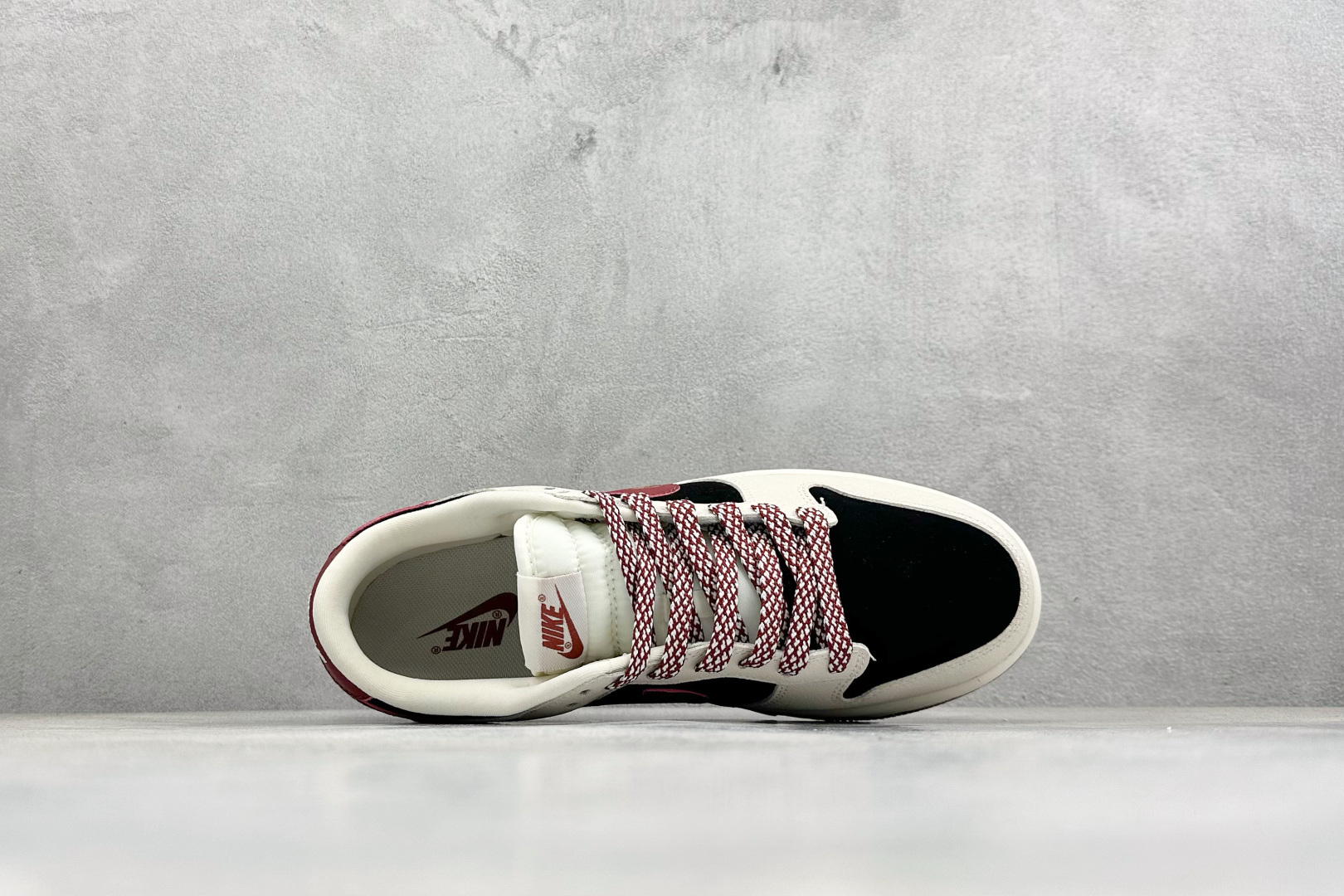 Nike SB Dunk Low RETRO 2026马年限定 高端定制 低帮休闲板鞋 SL8888-001 Nike SB Dunk Low RETRO 2026马年限定 高端定制 低帮休闲板鞋 SL8888-001