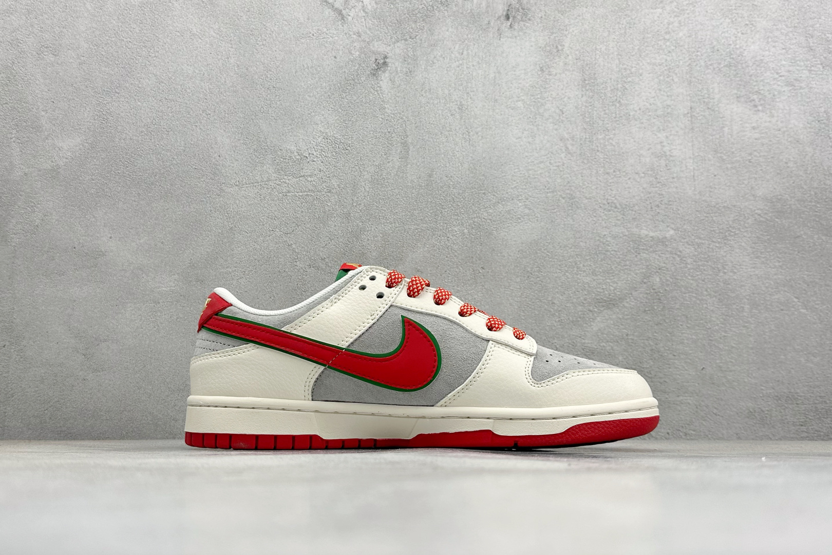 Nike SB Dunk Low RETRO 2026马年限定 高端定制 低帮休闲板鞋 QW5288-116