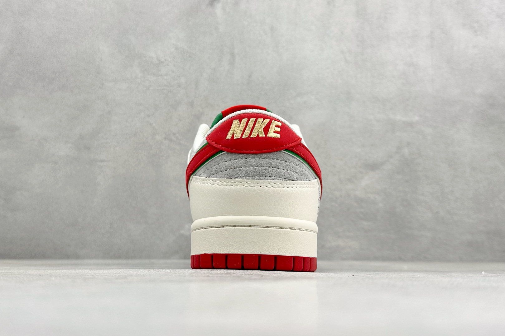 Nike SB Dunk Low RETRO 2026马年限定 高端定制 低帮休闲板鞋 QW5288-116