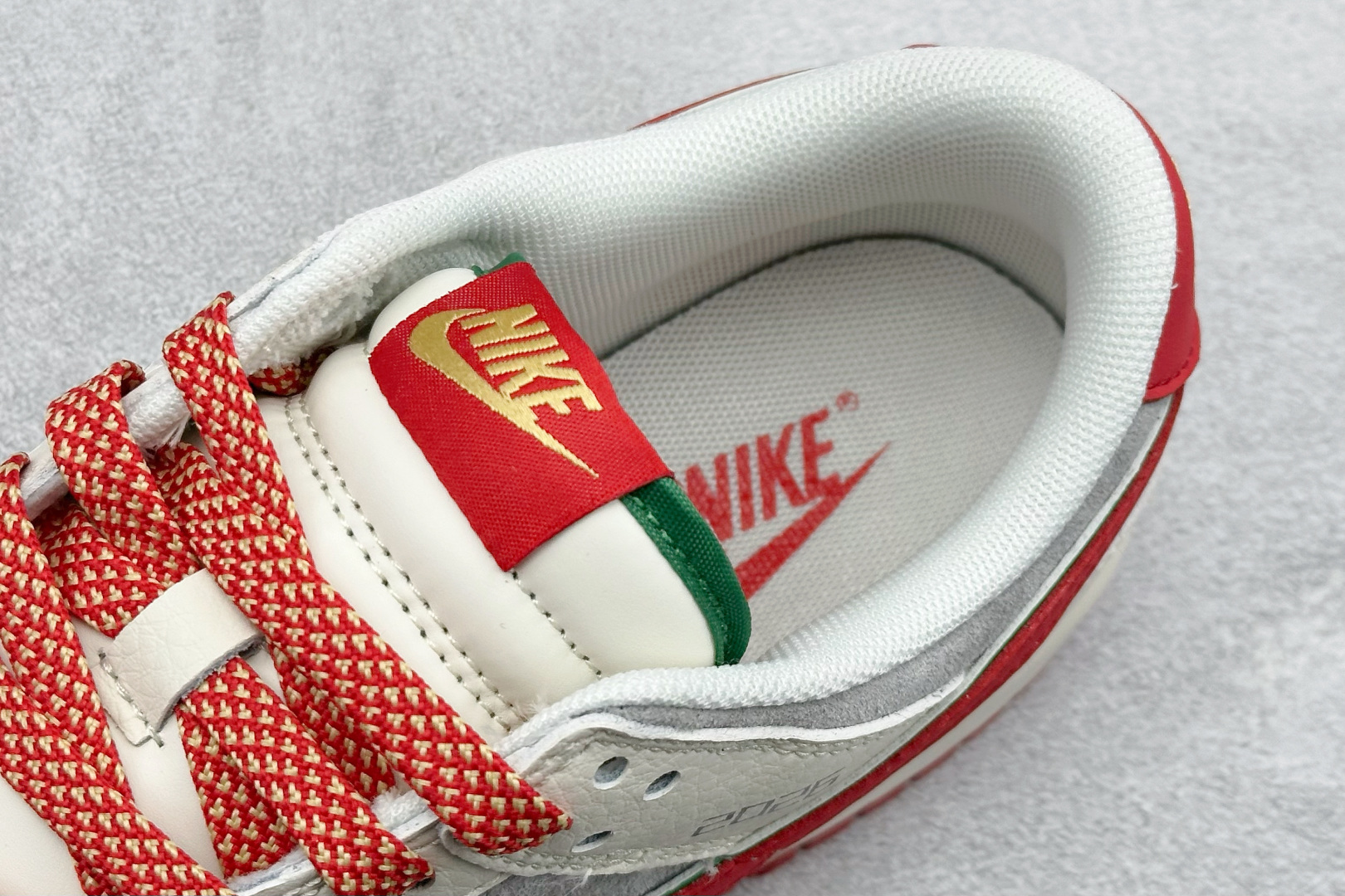 Nike SB Dunk Low RETRO 2026马年限定 高端定制 低帮休闲板鞋 QW5288-116