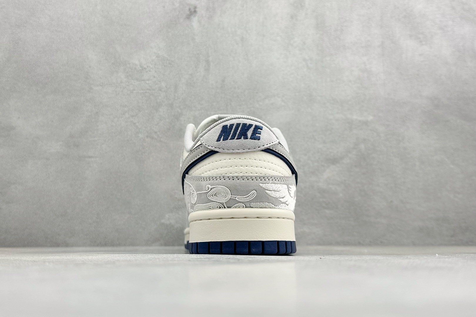 Nike SB Dunk Low RETRO 2026马年限定 高端定制 低帮休闲板鞋 MY9969-901 Nike SB Dunk Low RETRO 2026马年限定 高端定制 低帮休闲板鞋 MY9969-901