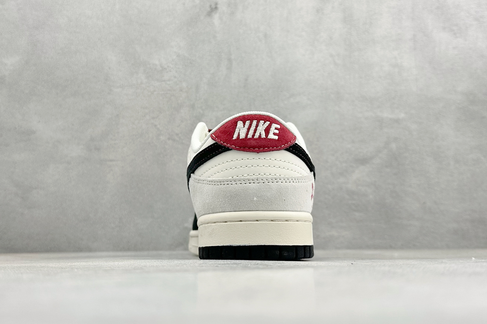 Nike SB Dunk Low RETRO 2026马年限定 高端定制 低帮休闲板鞋 ZH2598-807-Top High Quatity Cheap Sneakers Fashion Clothing Clothes Bags handbags Shoes of all Brand wholesale With The best Quality And Beautiful Price from China Factory Chinese suppliers wholesaler seller Nike SB Dunk Low RETRO 2026马年限定 高端定制 低帮休闲板鞋 ZH2598-807