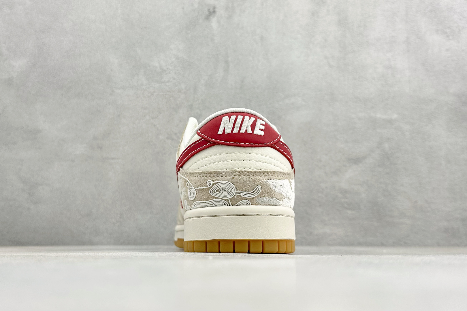 260 Nike SB Dunk Low RETRO 马年限定 高端定制 低帮休闲板鞋 DX2688-016-Chinese UA Cheap High Quatity Brand Clothes Bags handbags Sneakers wholesale wholesaler seller from China Factory suppliers Fashion Clothing Shoes best Quality Beautiful Price 260 Nike SB Dunk Low RETRO 马年限定 高端定制 低帮休闲板鞋 DX2688-016