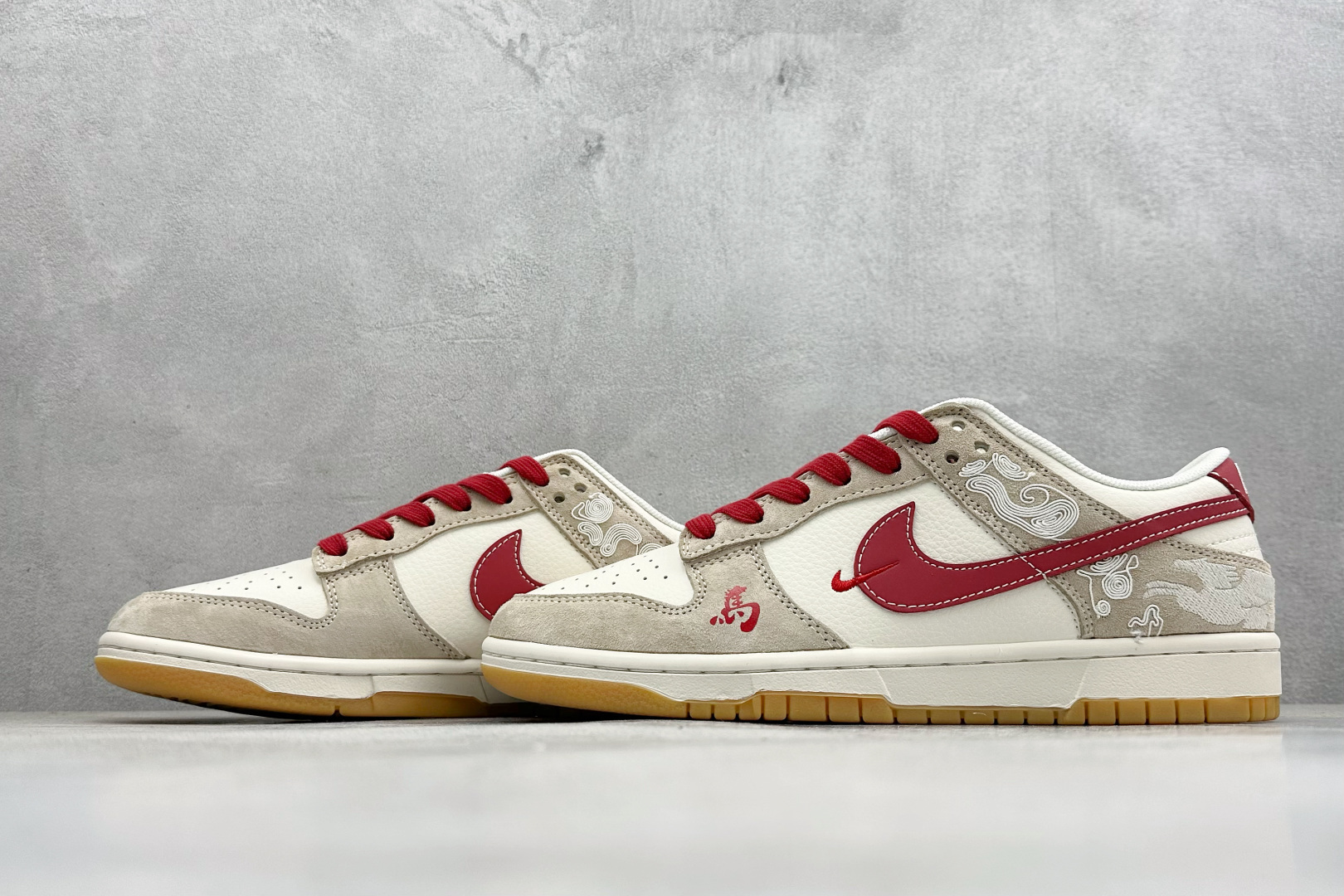 260 Nike SB Dunk Low RETRO 马年限定 高端定制 低帮休闲板鞋 DX2688-016-Chinese UA Cheap High Quatity Brand Clothes Bags handbags Sneakers wholesale wholesaler seller from China Factory suppliers Fashion Clothing Shoes best Quality Beautiful Price 260 Nike SB Dunk Low RETRO 马年限定 高端定制 低帮休闲板鞋 DX2688-016