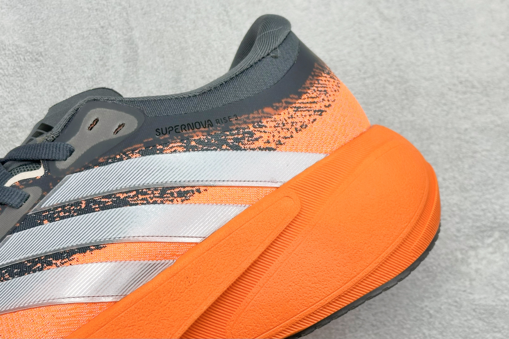 TY版Adidas Supernova Rise 3 阿迪达斯 减震回弹 运动透气休闲跑步鞋 JR7372