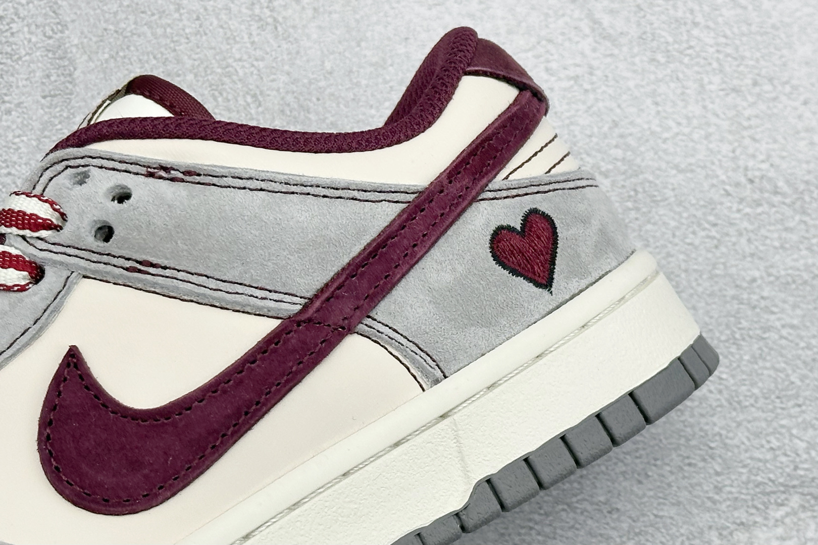 SC版Nike SB Dunk Low 情人节限定 天若有情 高端定制 低帮休闲板鞋 SG6688-009-Top High Quatity Cheap Sneakers Fashion Clothing Clothes Bags handbags Shoes of all Brand wholesale With The best Quality And Beautiful Price from China Factory Chinese suppliers wholesaler seller SC版Nike SB Dunk Low 情人节限定 天若有情 高端定制 低帮休闲板鞋 SG6688-009