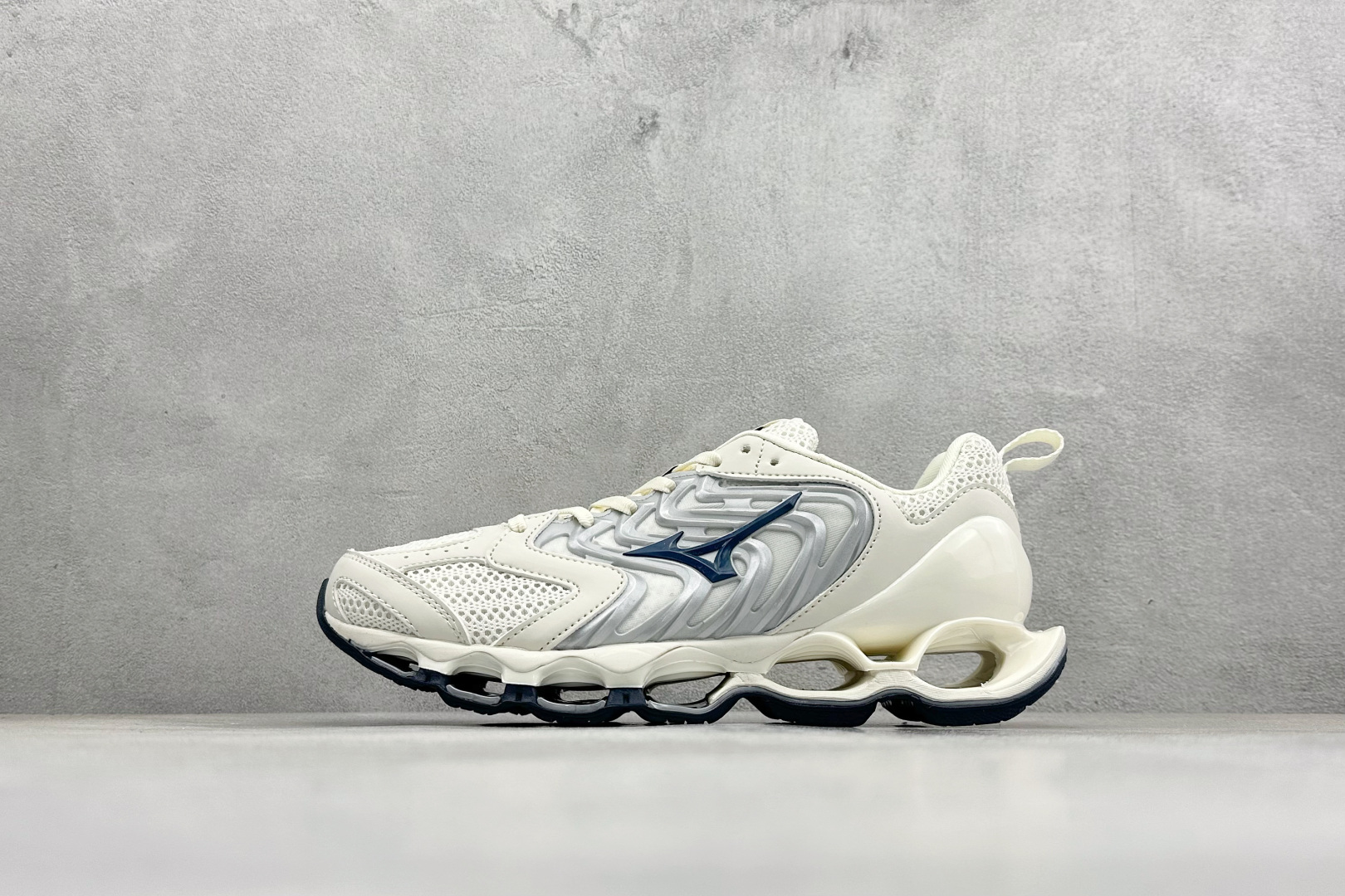 _dev9s-ZExUA3L_NjIV25w8CGbNdaES7-XlxqE-g