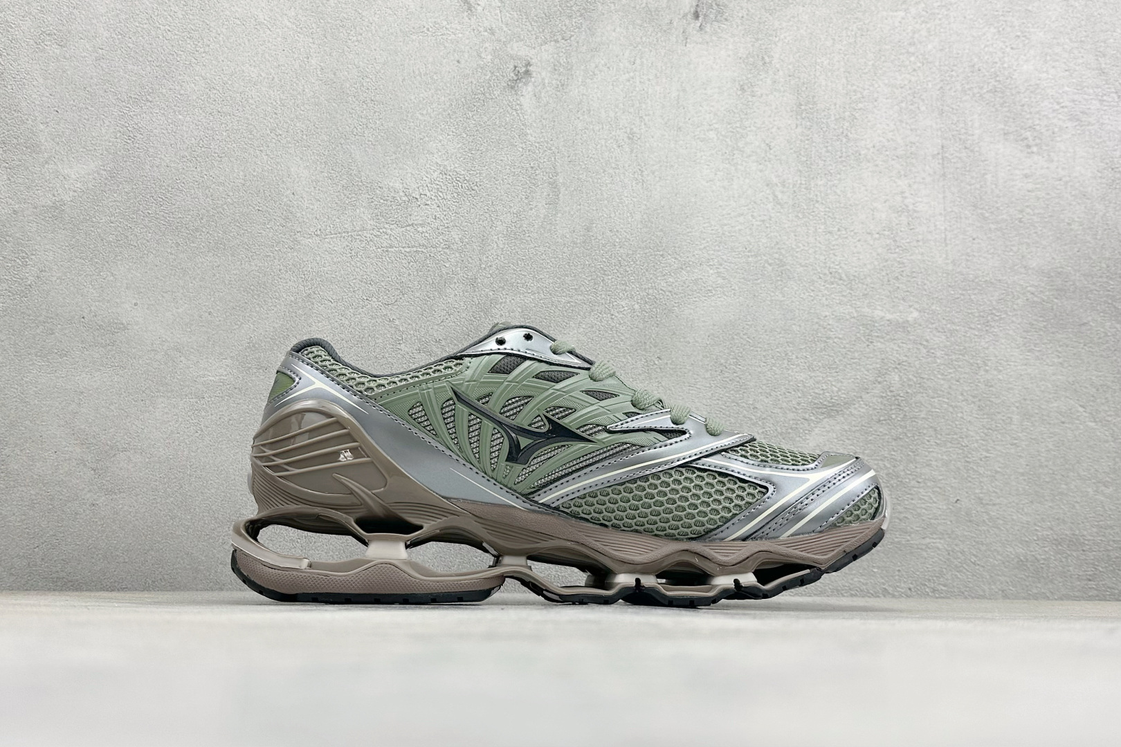 260 Mizuno 美津侬 WAVE PROPHECY LS 复古时尚休闲舒适运动跑步鞋 D1GA25